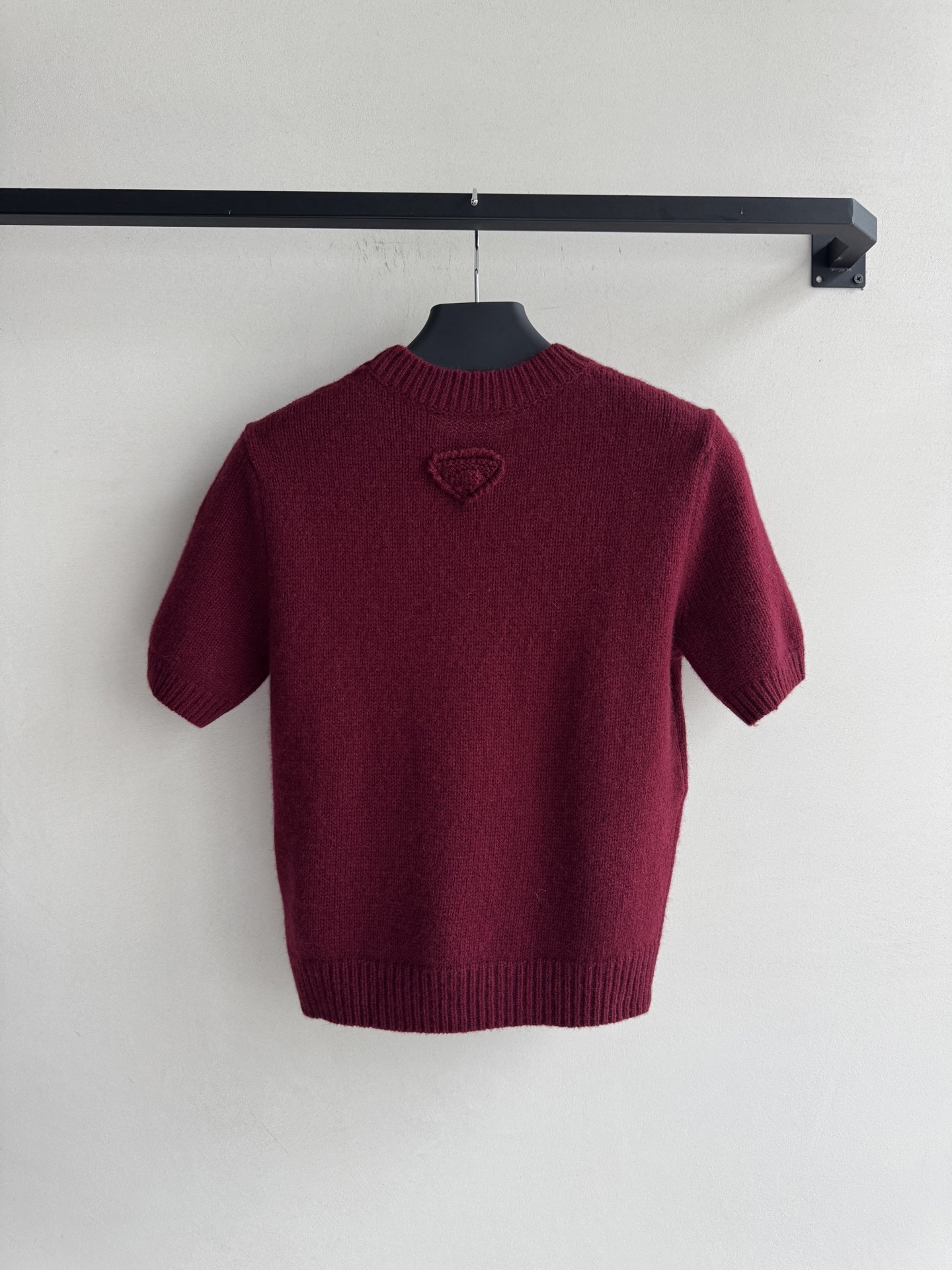 Prar*🆕25Fw早秋新款 复古羊绒针织短袖上衣 ⚠独家开发！高版出品！入秋的最佳实穿选手 可叠穿的系