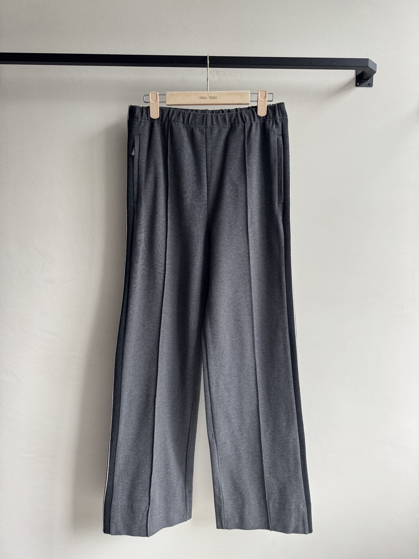 Miumi* 🆕25Fw早秋新款 美拉德色系织带休闲长裤丨原版开发！高版出品！高克重定制密织面料 裤身两