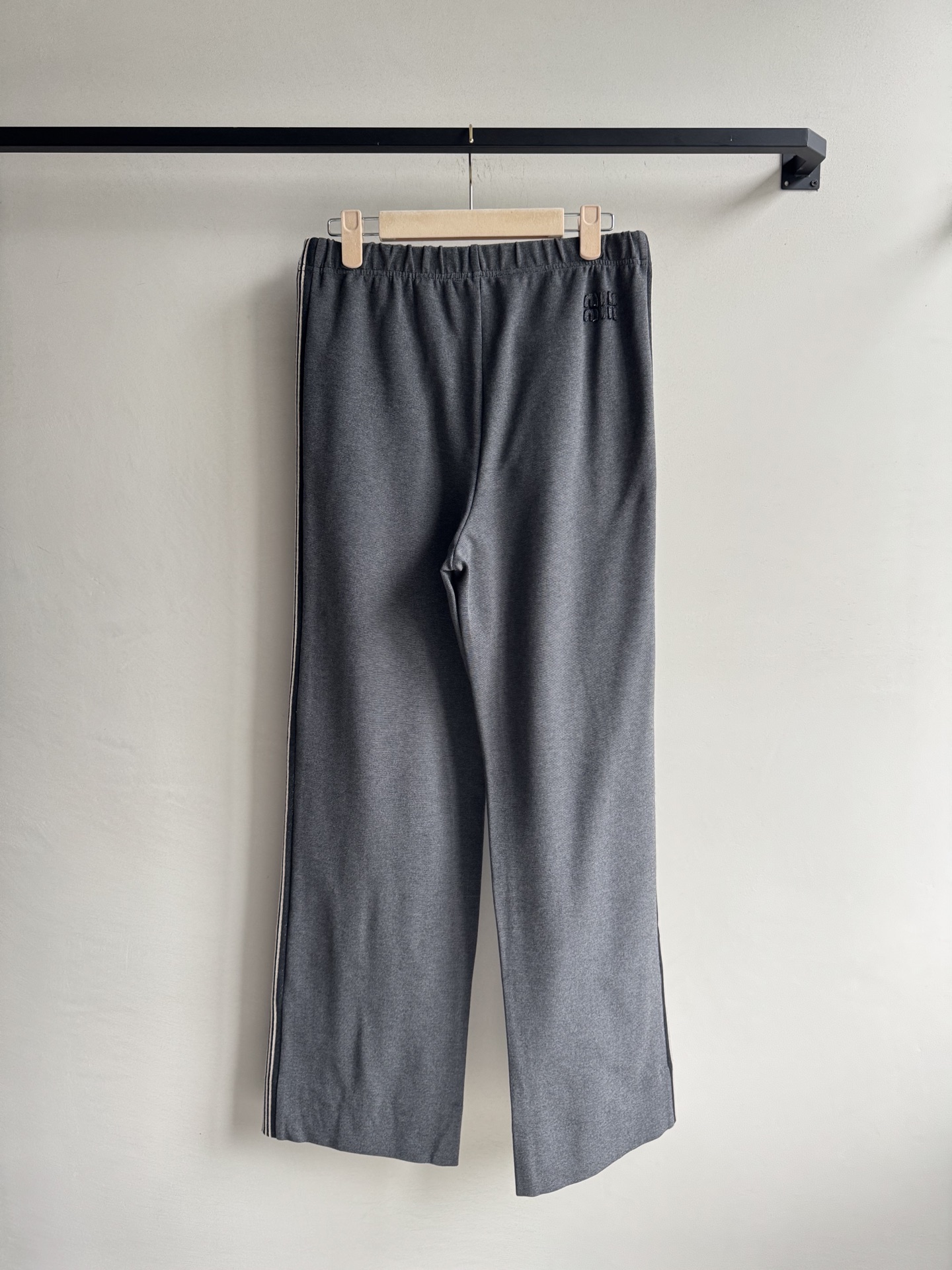 Miumi* 🆕25Fw早秋新款 美拉德色系织带休闲长裤丨原版开发！高版出品！高克重定制密织面料 裤身两