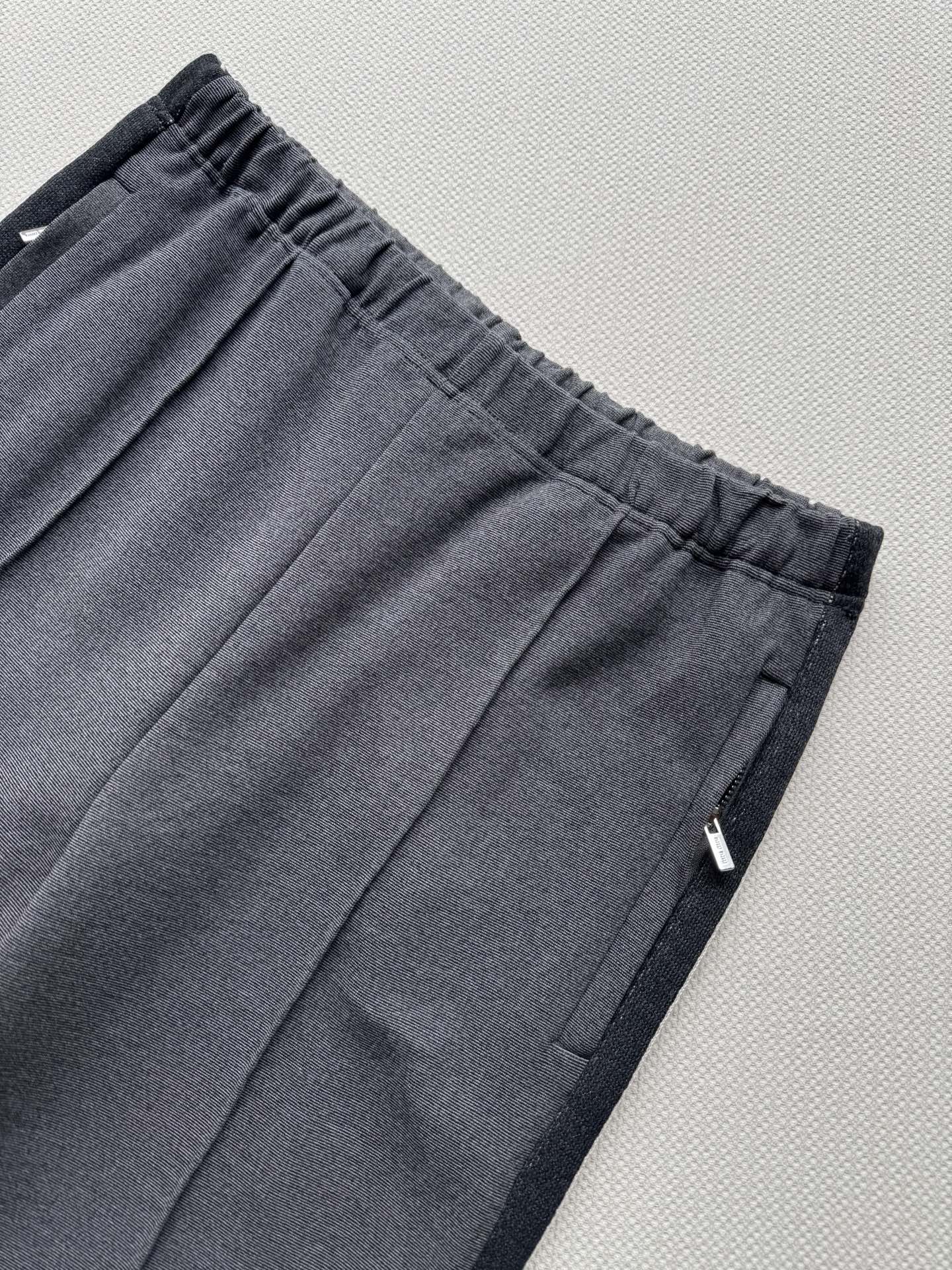 Miumi* 🆕25Fw早秋新款 美拉德色系织带休闲长裤丨原版开发！高版出品！高克重定制密织面料 裤身两