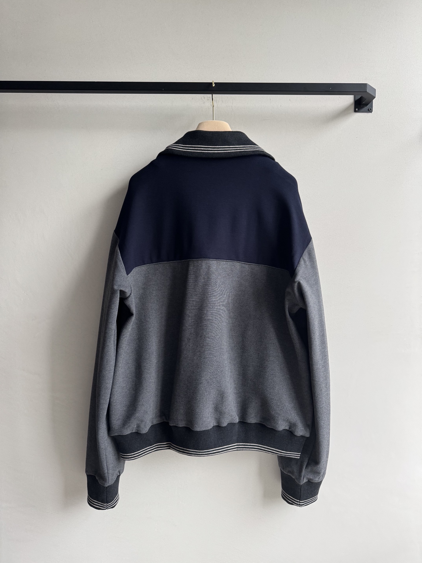 Miumi*🆕25Fw早秋新款 美拉德色系拼接拉链外套 原版开发！高版出品！定制面料 拿到手有一定的分量