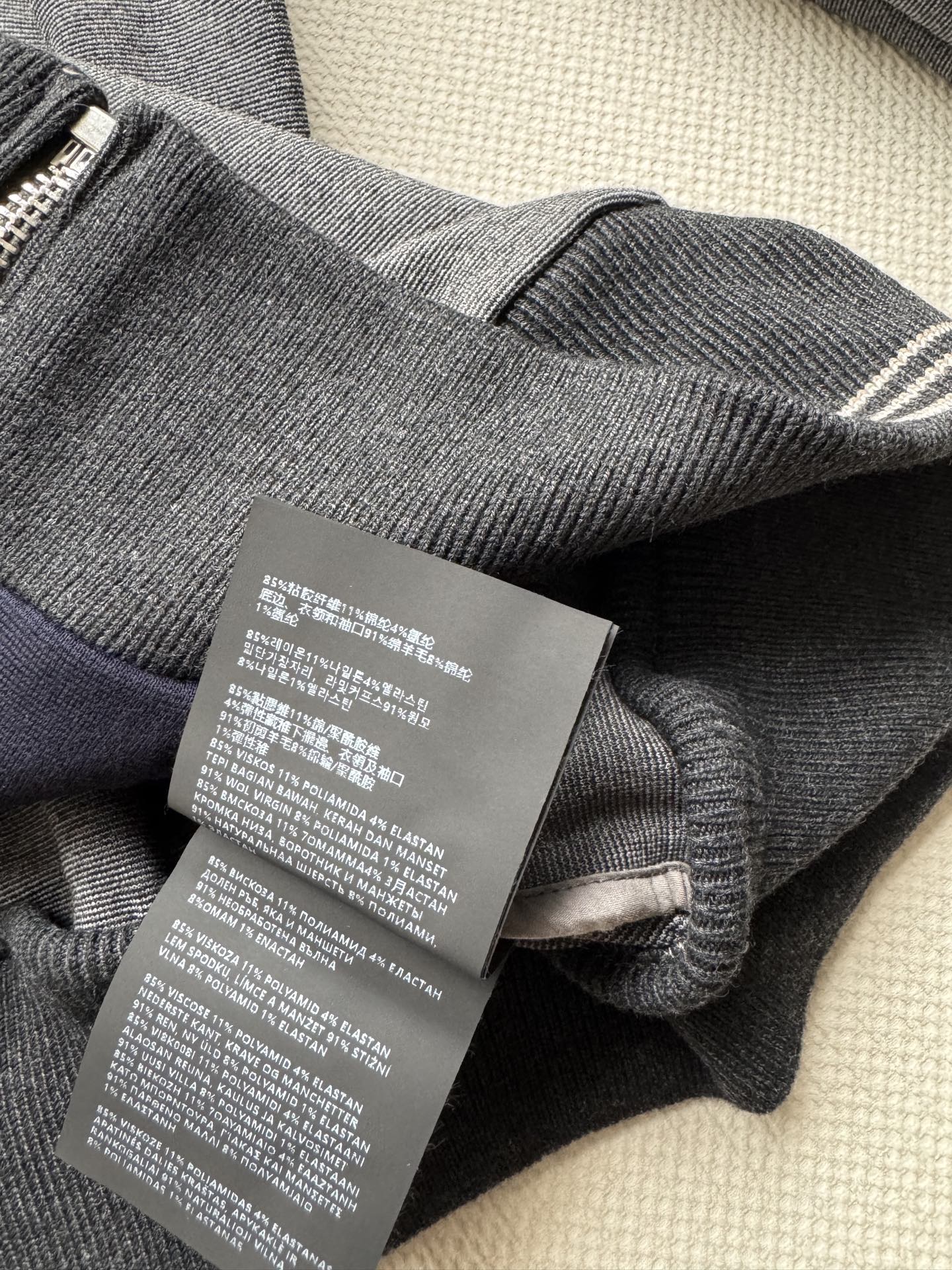 Miumi*🆕25Fw早秋新款 美拉德色系拼接拉链外套 原版开发！高版出品！定制面料 拿到手有一定的分量