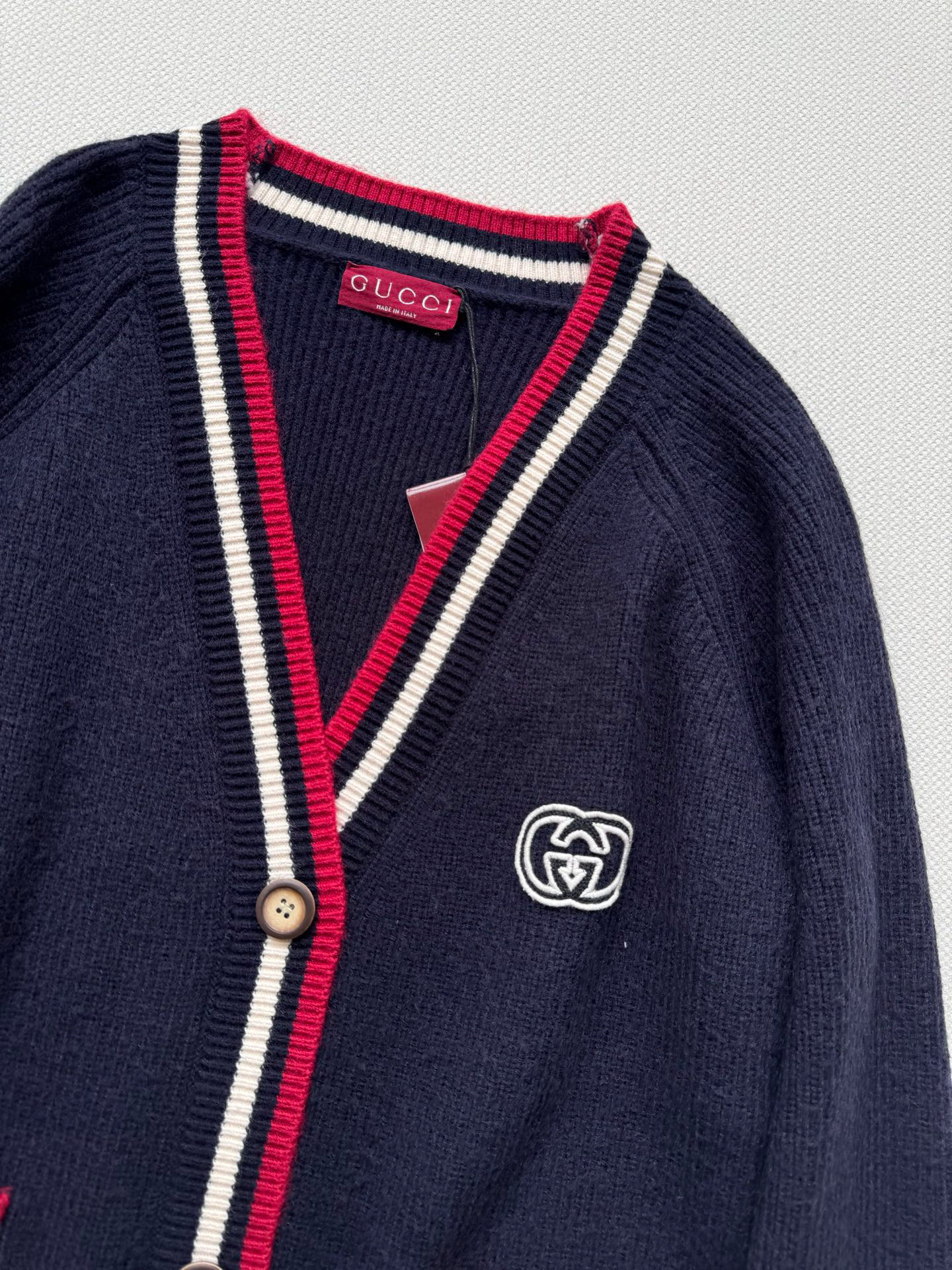 Gucc*🆕新款开衫，V领敞开款式，休闲百搭👏ＳＭＬ.