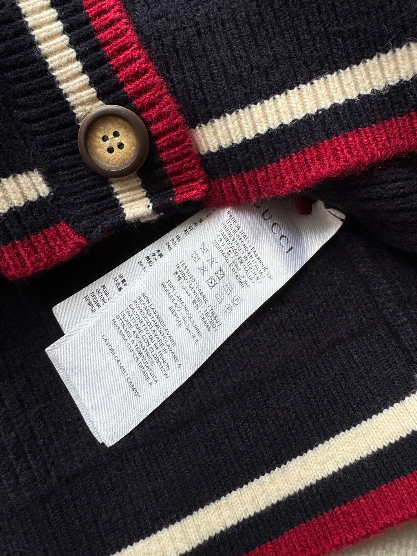 Gucc*🆕新款开衫，V领敞开款式，休闲百搭👏ＳＭＬ.