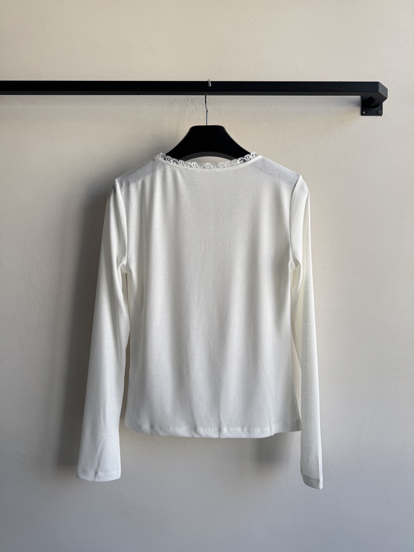 Celin*🆕新款，好穿百搭打底衫，刺绣花边领点缀，凯旋门logo😘ＳＭＬ.