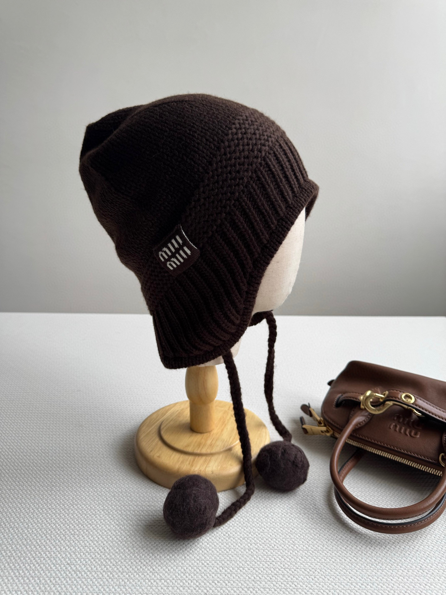 miumi*🆕新款，毛球帽，保暖又好看😍