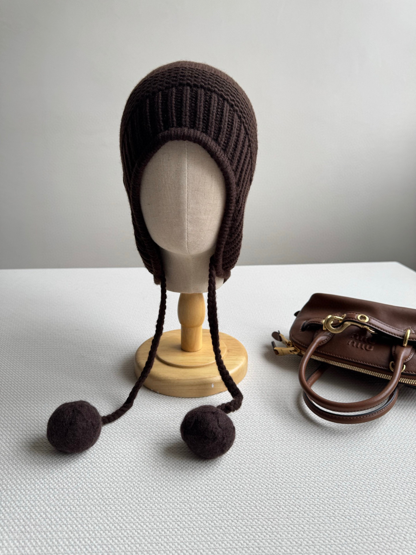 miumi*🆕新款，毛球帽，保暖又好看😍