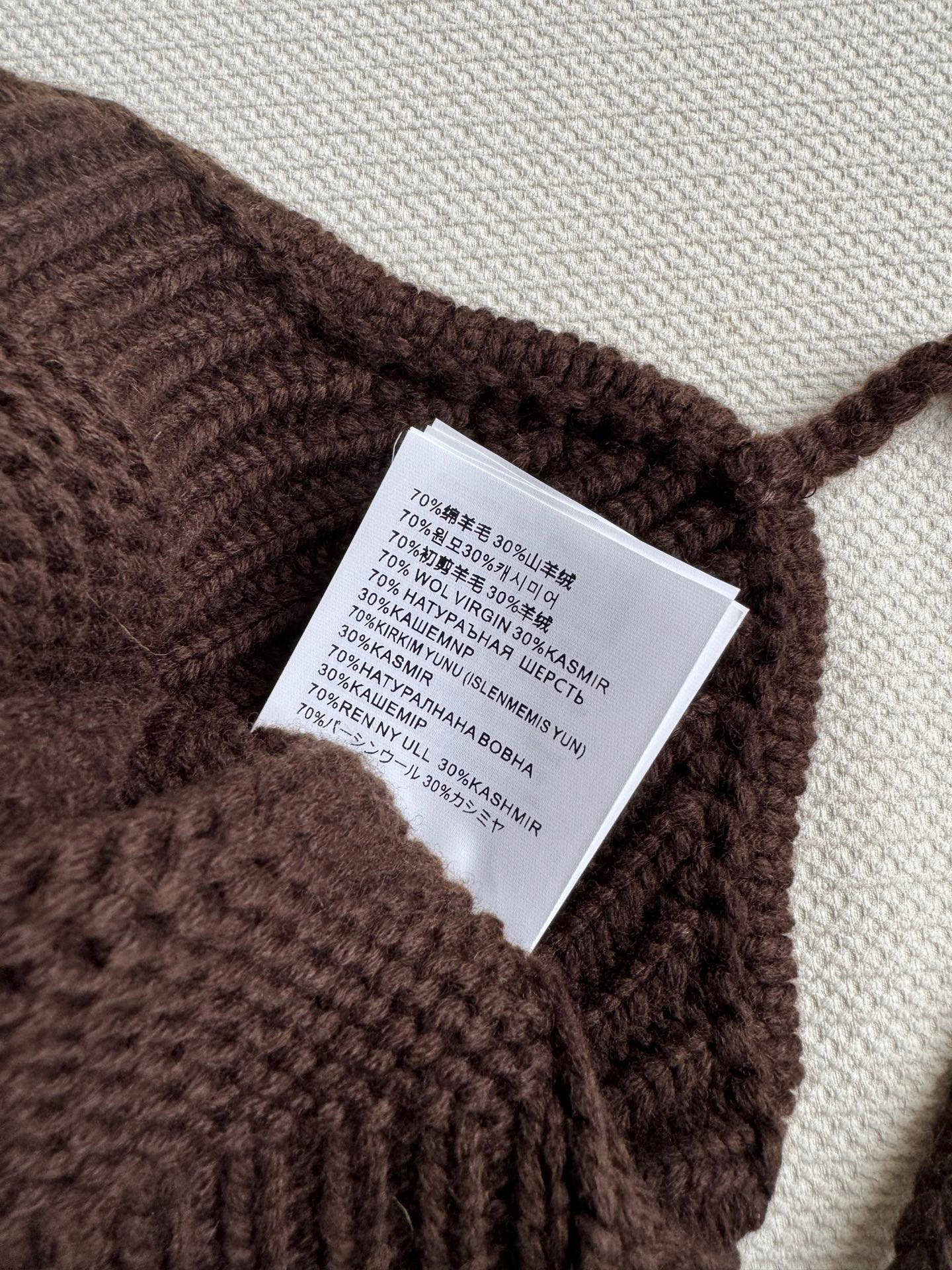 miumi*🆕新款，毛球帽，保暖又好看😍