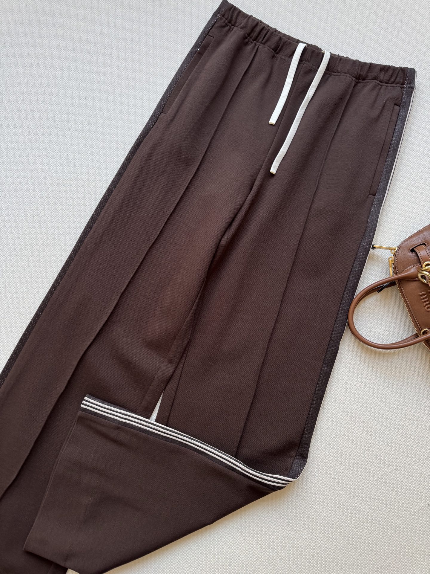 Miumi* 25Fw早秋新款休闲西裤丨原版开发！高版出品！美拉德色系设计上身特别好看 解锁不一样的穿搭