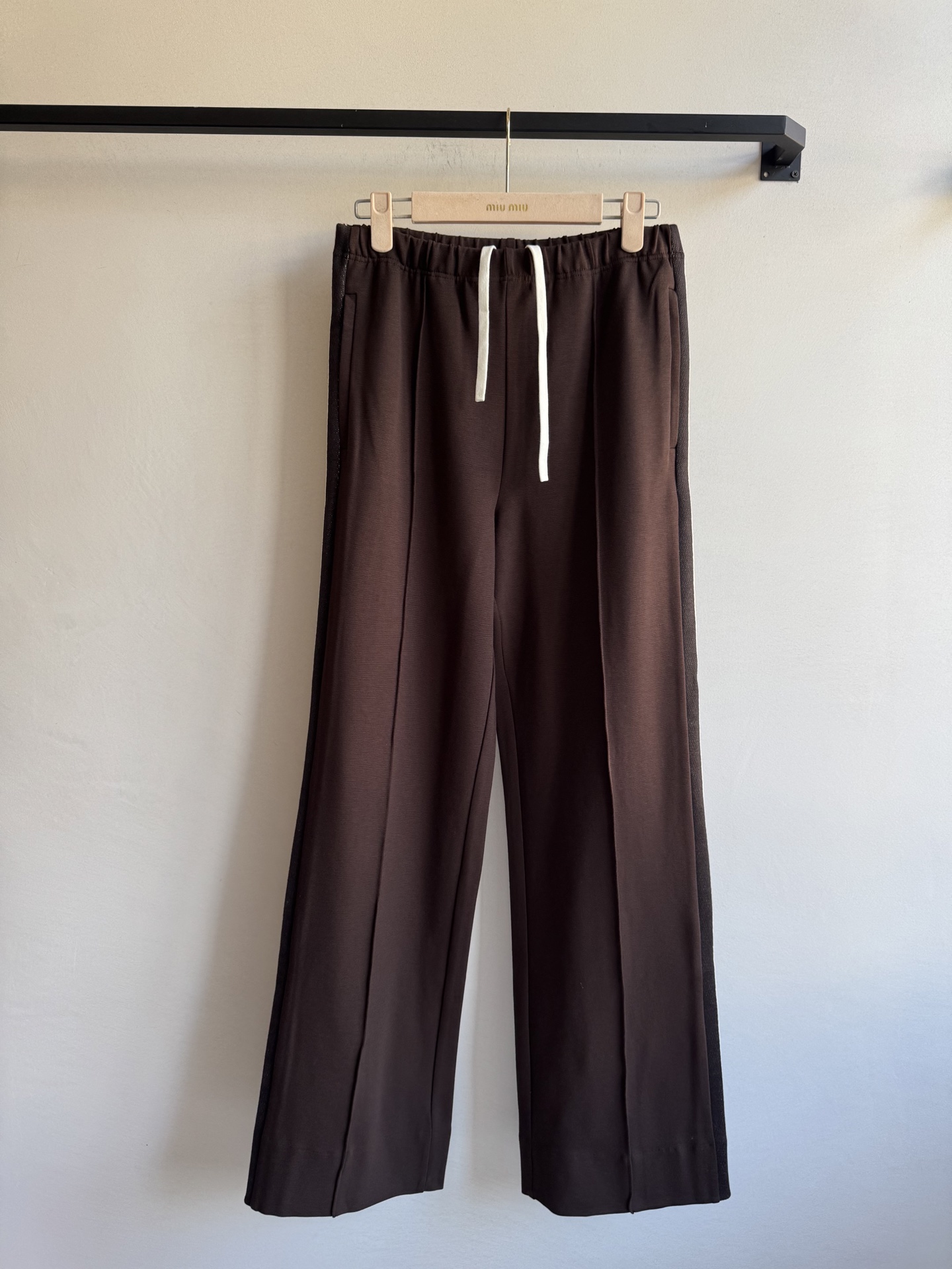 Miumi* 25Fw早秋新款休闲西裤丨原版开发！高版出品！美拉德色系设计上身特别好看 解锁不一样的穿搭