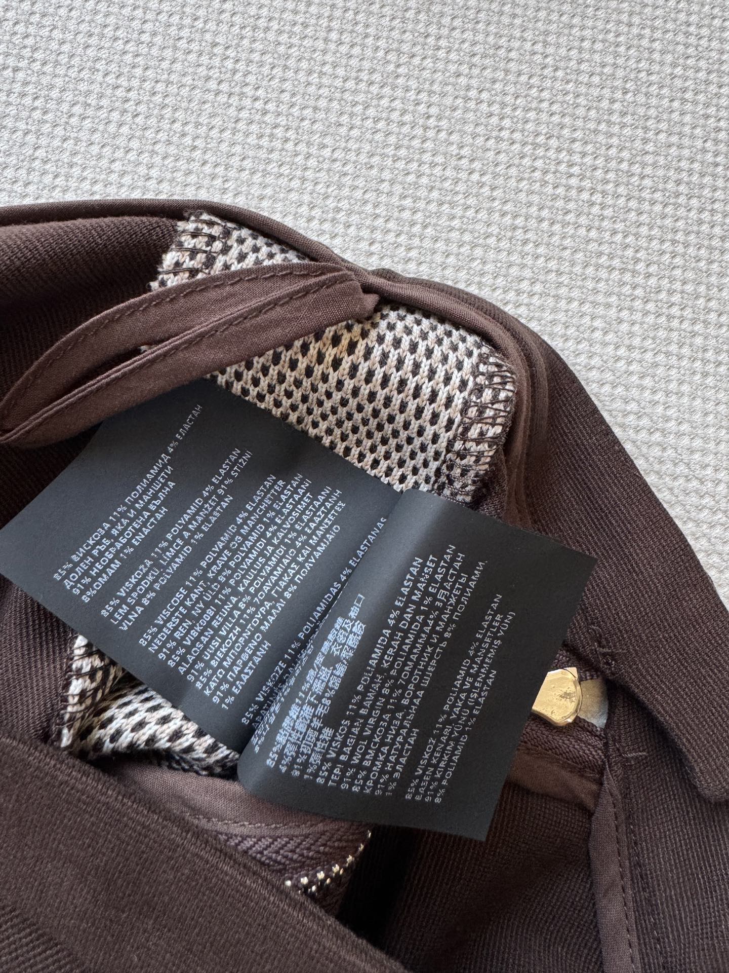 miumi*🆕秋冬新品，（半身裙）时髦分子风气质A字半裙！甜酷兼备美拉徳色系穿搭。原版定制面料半身裙！上