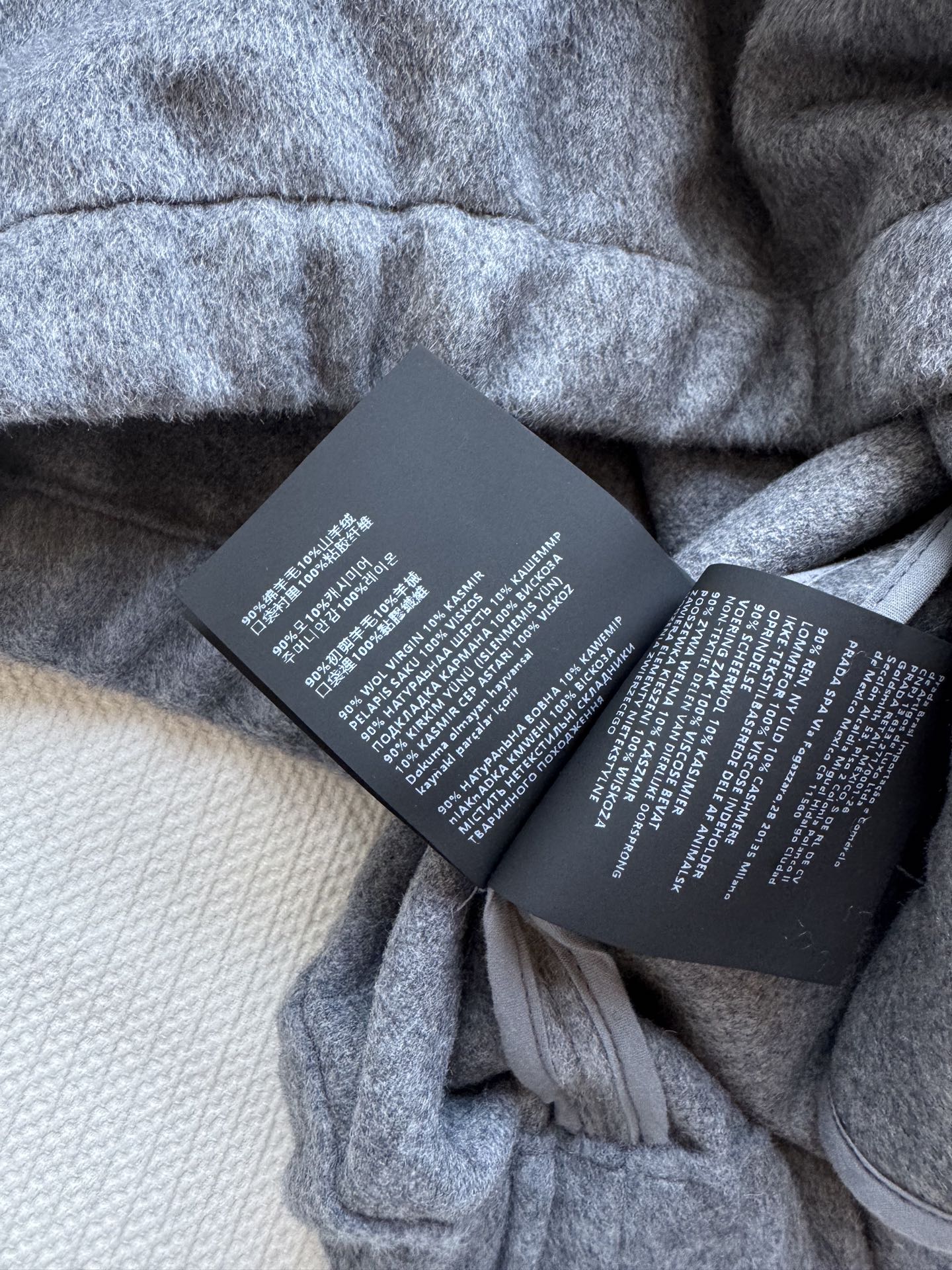 Miumi* 🆕25Fw早秋新款 贴布绣翻领拉链夹克外套丨原版开发！高版出品！骆驼绒材质 经典灰色自带高