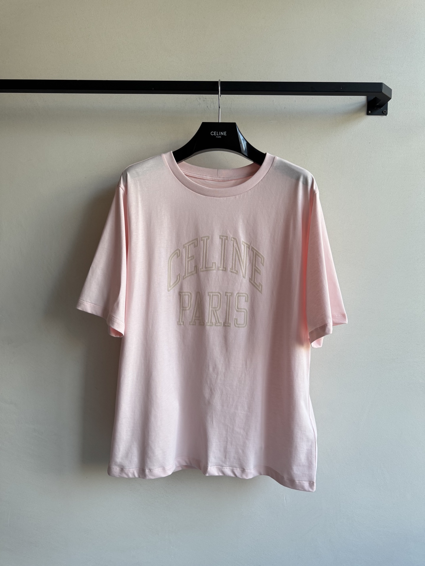 Celin* 25FW秋冬新款 字母印花圆领短袖T恤 原版开发！高版出品！采用高品质棉感面料，亲肤透气且