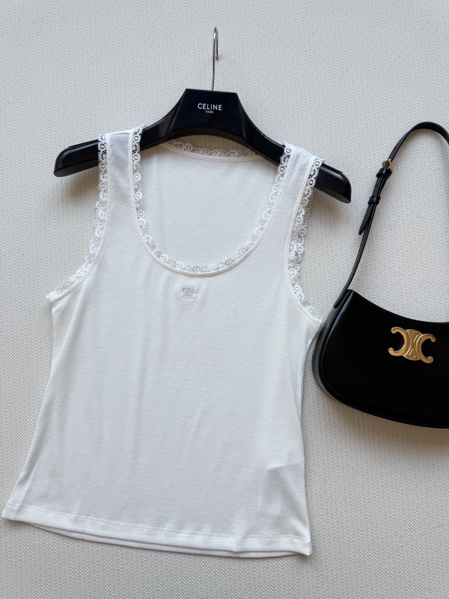 Celin*🆕新款，基础百搭款背心，波浪花边拼接设计ＳＭＬ.