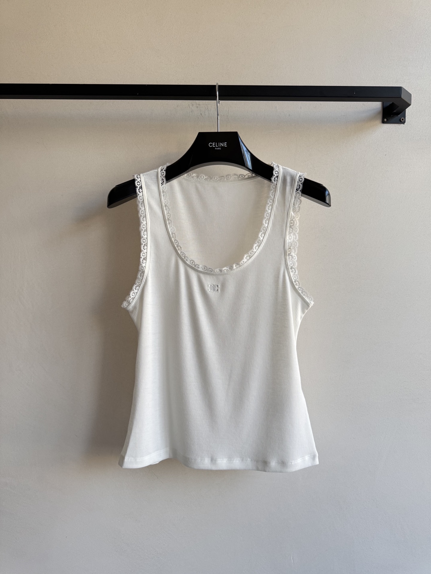 Celin*🆕新款，基础百搭款背心，波浪花边拼接设计ＳＭＬ.