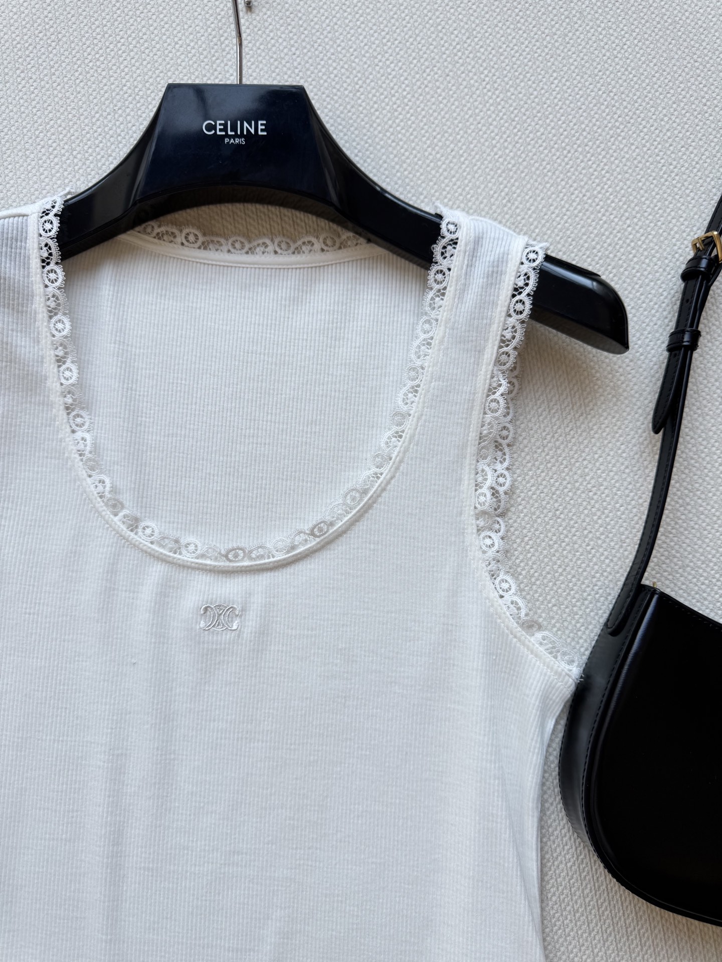 Celin*🆕新款，基础百搭款背心，波浪花边拼接设计ＳＭＬ.