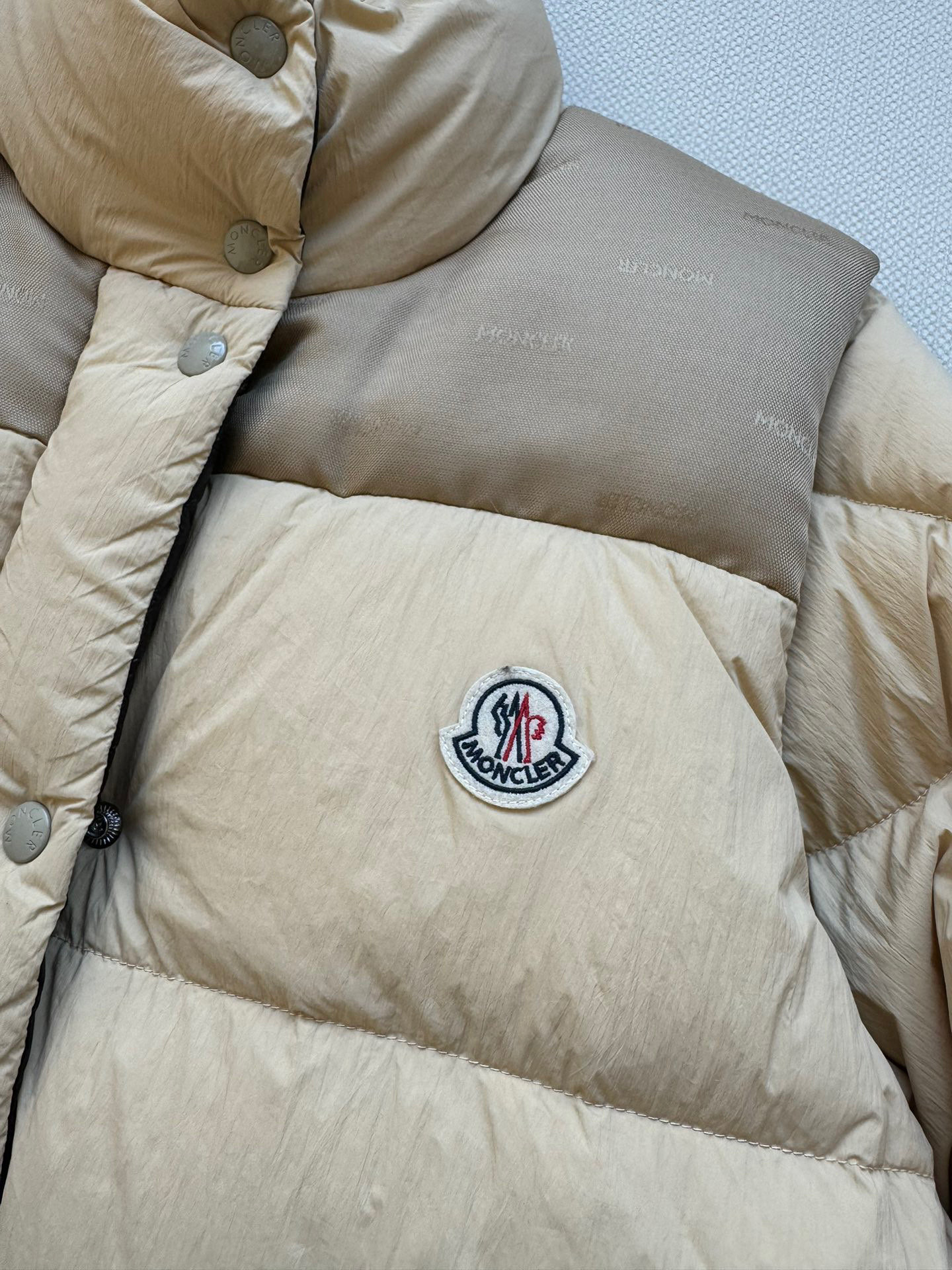 Moncle*🆕蒙口新款Verone羽绒服真是神中神!打造出了四种全新穿法!双面可穿+可拆卸袖边!Buf