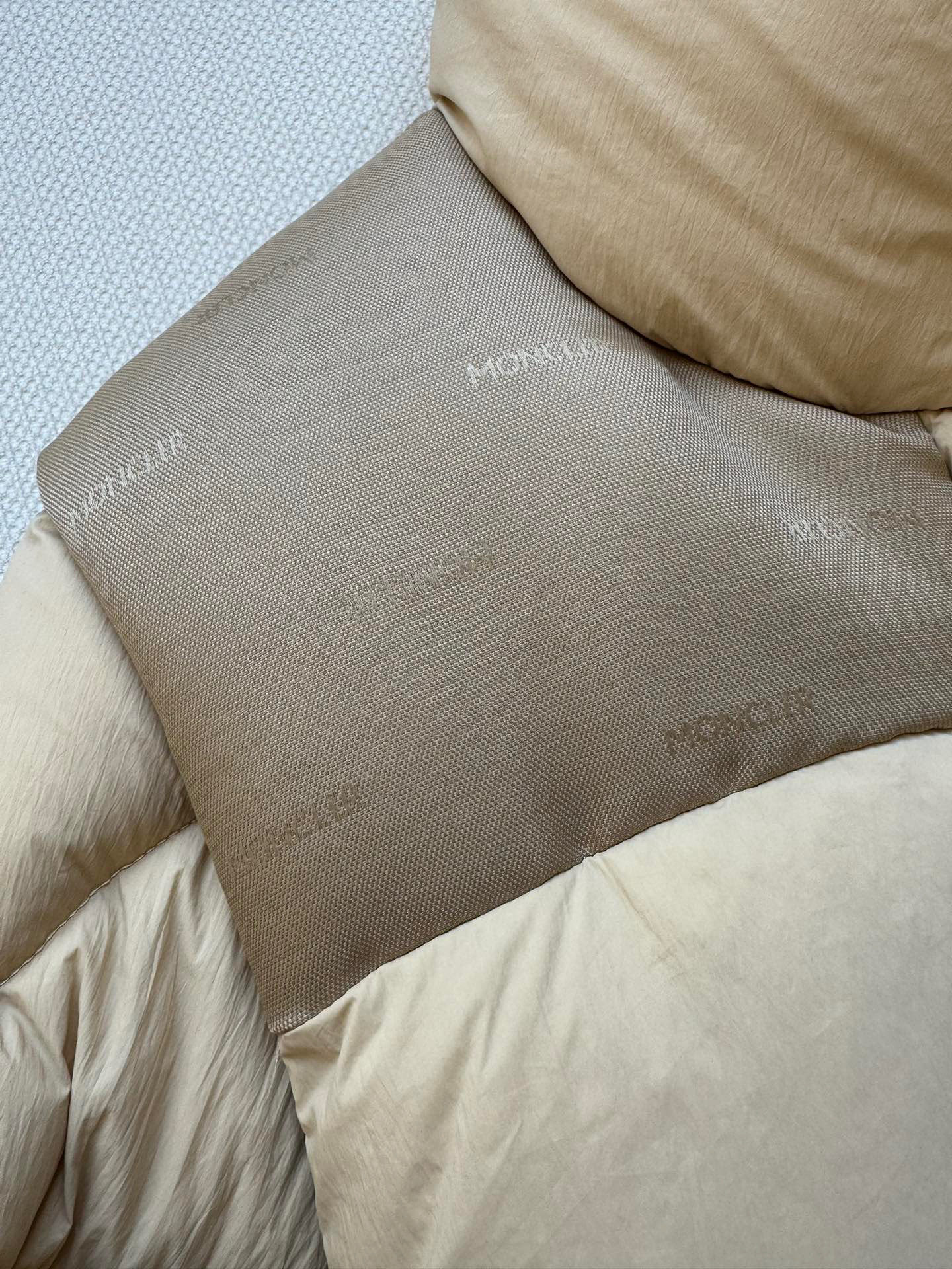 Moncle*🆕蒙口新款Verone羽绒服真是神中神!打造出了四种全新穿法!双面可穿+可拆卸袖边!Buf