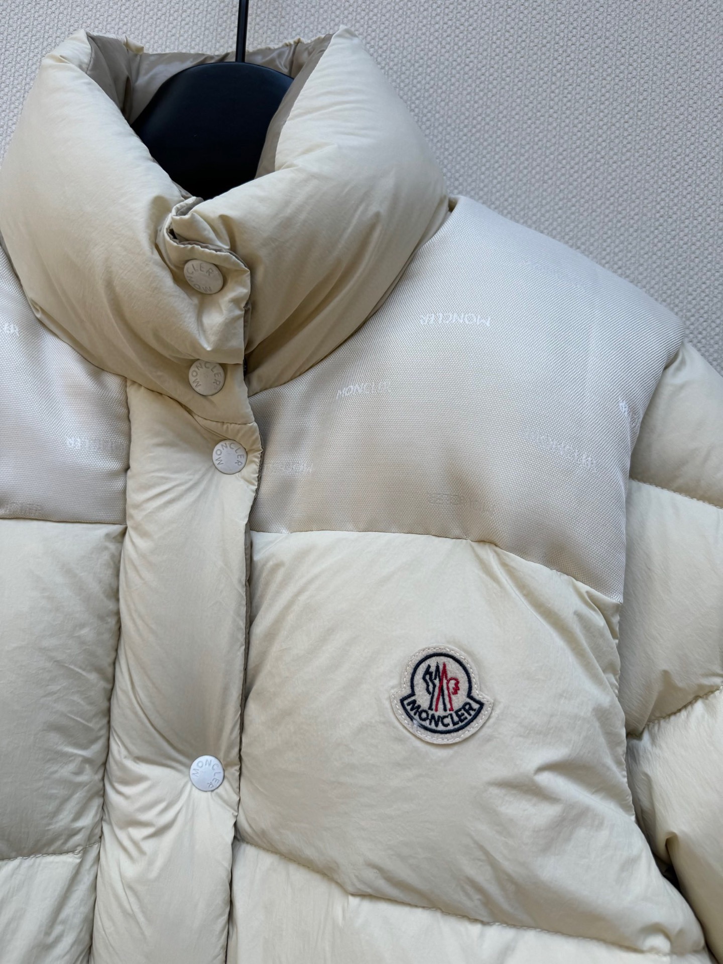 Moncle*🆕蒙口新款Verone羽绒服真是神中神!打造出了四种全新穿法!双面可穿+可拆卸袖边!Buf