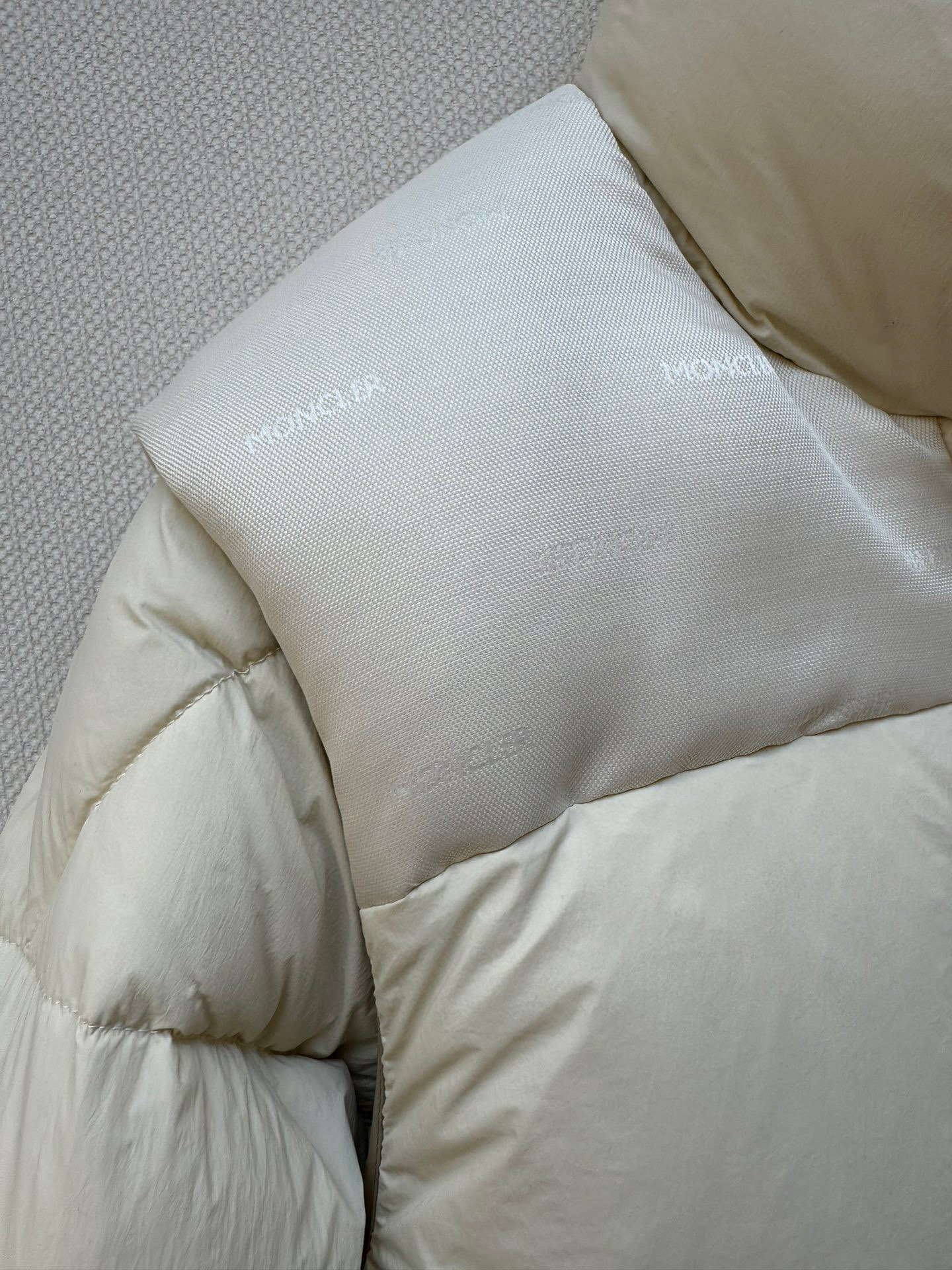 Moncle*🆕蒙口新款Verone羽绒服真是神中神!打造出了四种全新穿法!双面可穿+可拆卸袖边!Buf