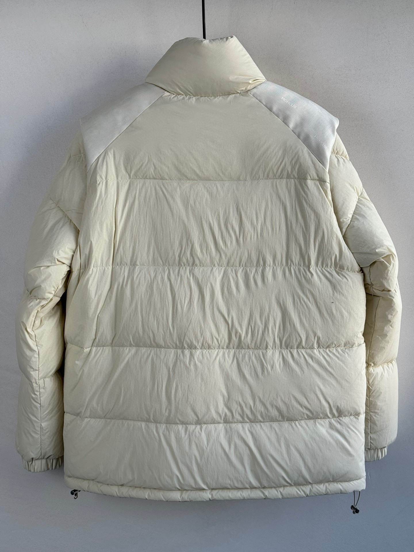 Moncle*🆕蒙口新款Verone羽绒服真是神中神!打造出了四种全新穿法!双面可穿+可拆卸袖边!Buf