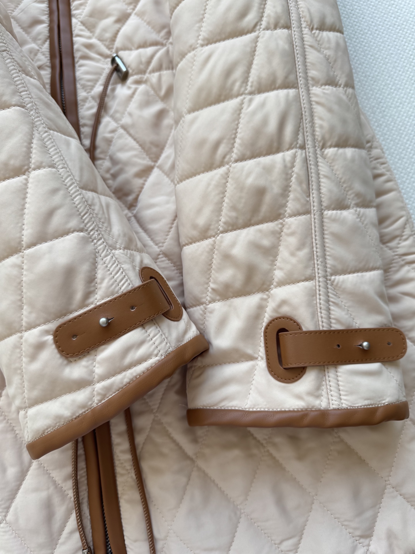 拉夫劳伦🆕新款，这款棉衣太懂秋冬了😘美拉德色系配色🤎收腰设计显瘦，不显臃肿的棉衣～ＳＭＬ.