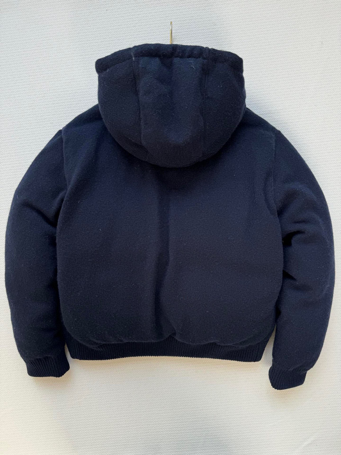 Miumi*🆕连帽羊绒羽绒服外套原版开发定制 五金配件细节全面到位 国标90白鹅➕羽毛绒填充 定制面料轻