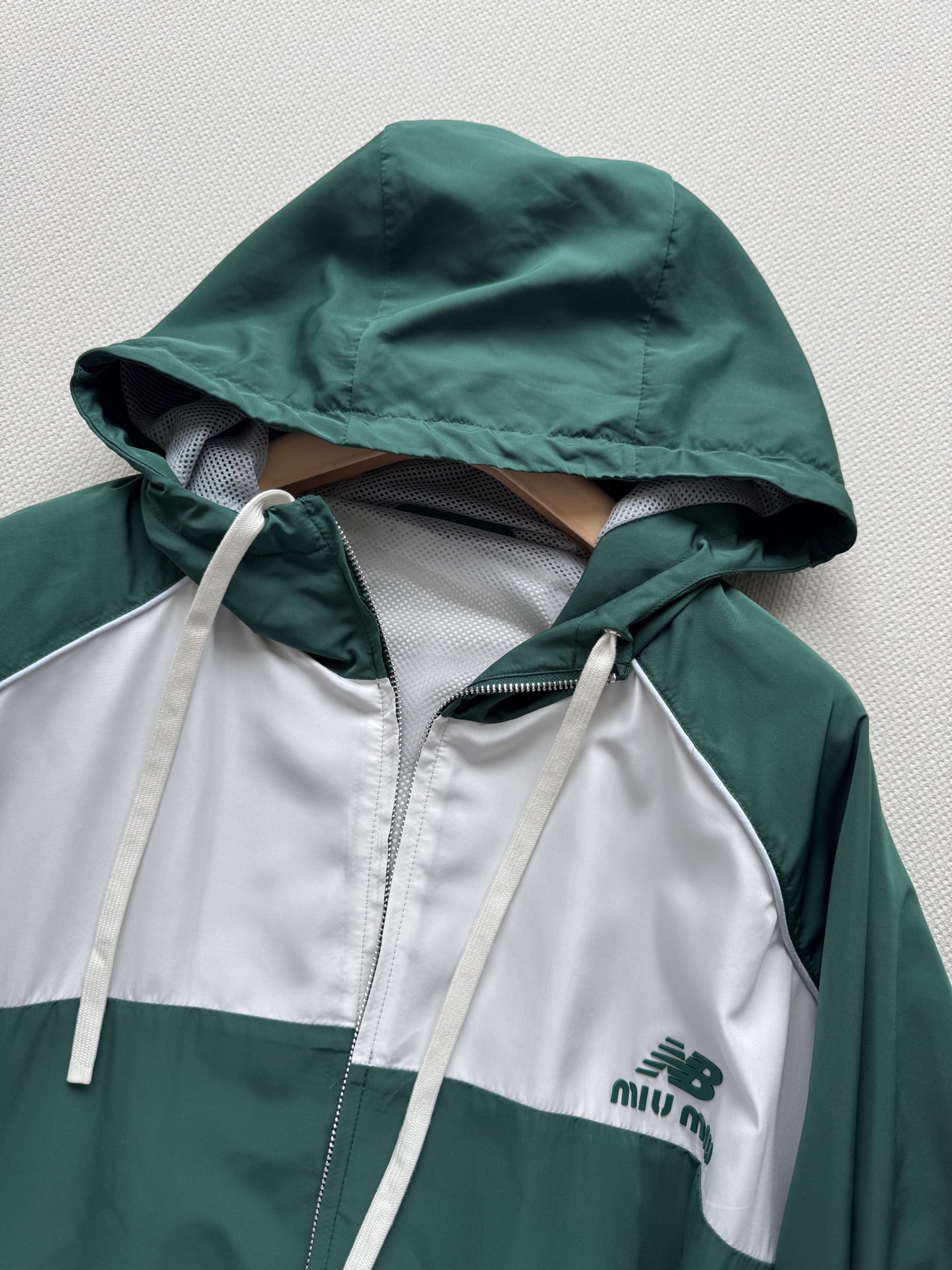 miumi*Newbalanc*🆕联名合作新款，休闲网球运动风格，融合创新技术打造，潮流搭配💚ＳＭＬ.