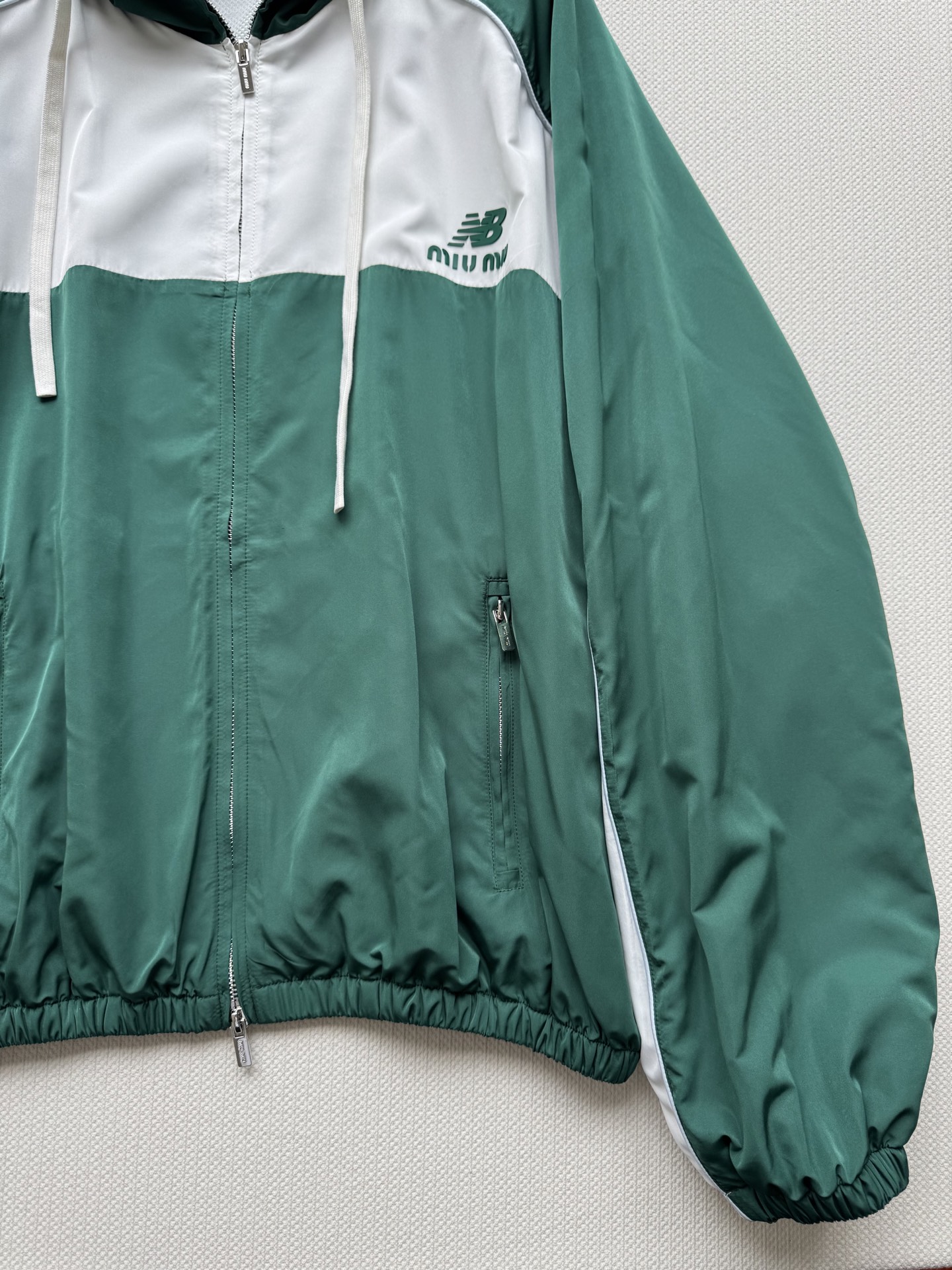 miumi*Newbalanc*🆕联名合作新款，休闲网球运动风格，融合创新技术打造，潮流搭配💚ＳＭＬ.