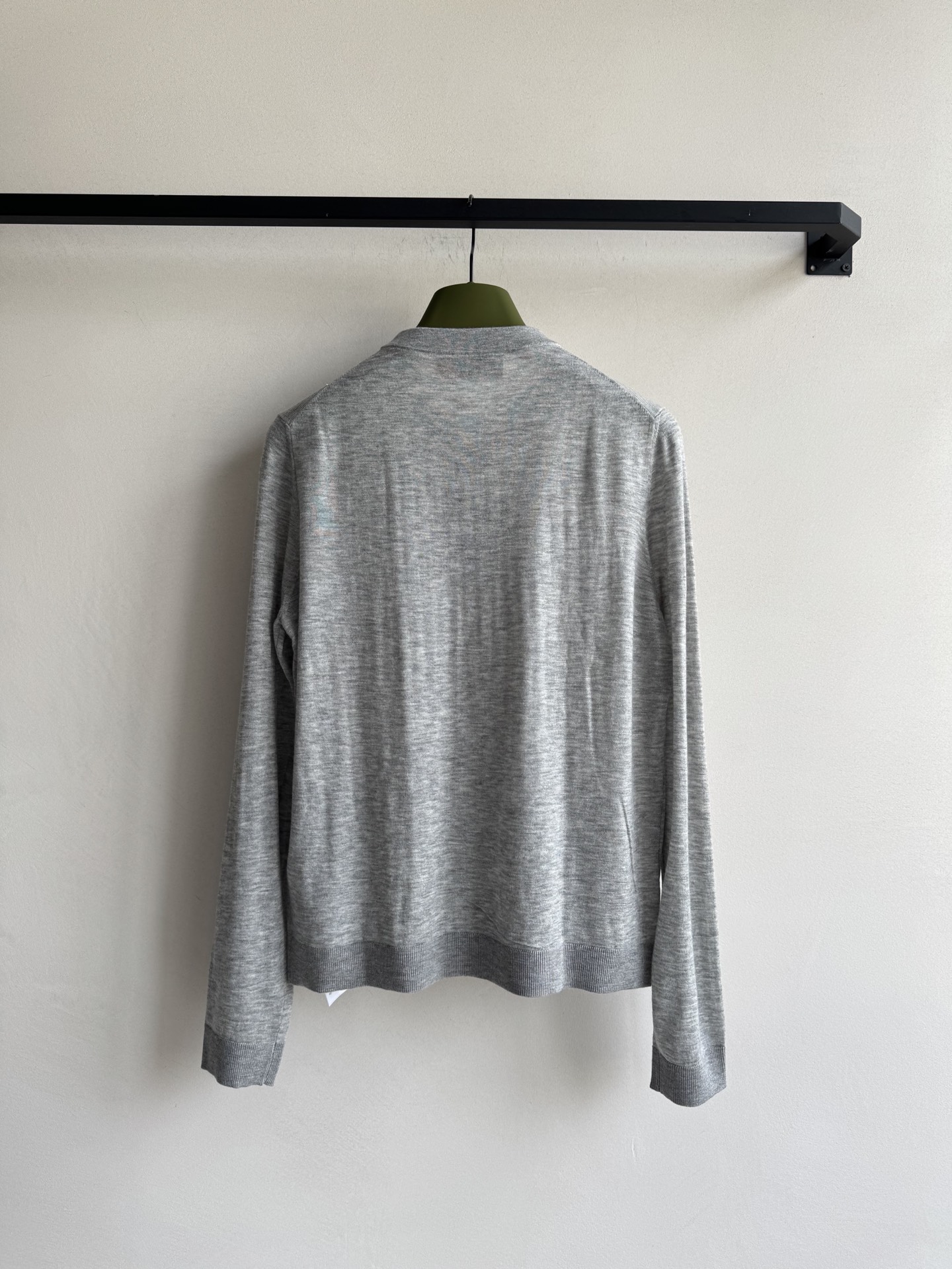 Gucc*🆕新款，灰色针织 70%山羊绒➕30%桑蚕丝，出行必备ＳＭＬ.