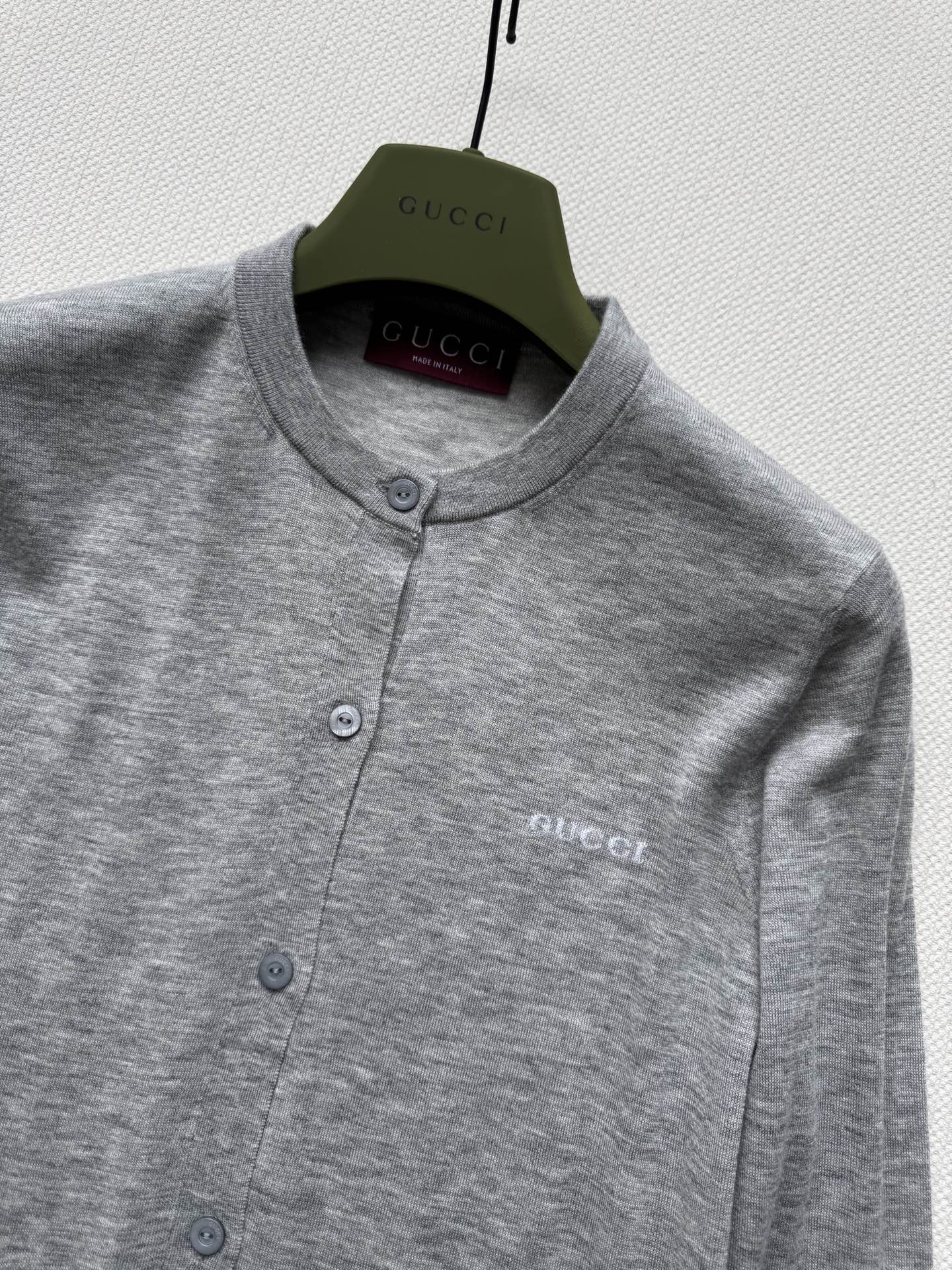 Gucc*🆕新款，灰色针织 70%山羊绒➕30%桑蚕丝，出行必备ＳＭＬ.