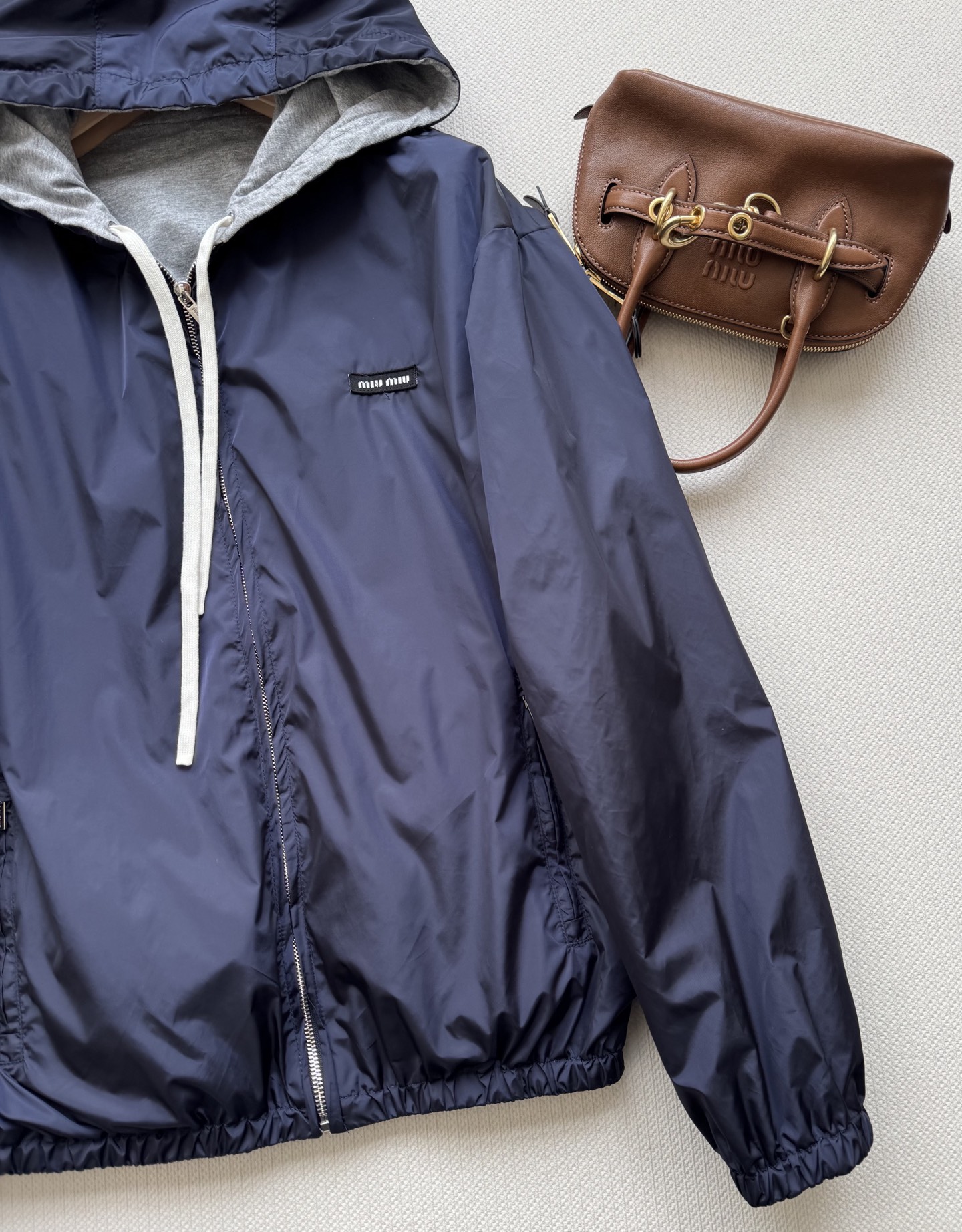 Miumi* 🆕25Fw早秋新款 双面可穿连帽卫衣外套。原版开发！高版出品！100%棉柔软舒适版型偏大，