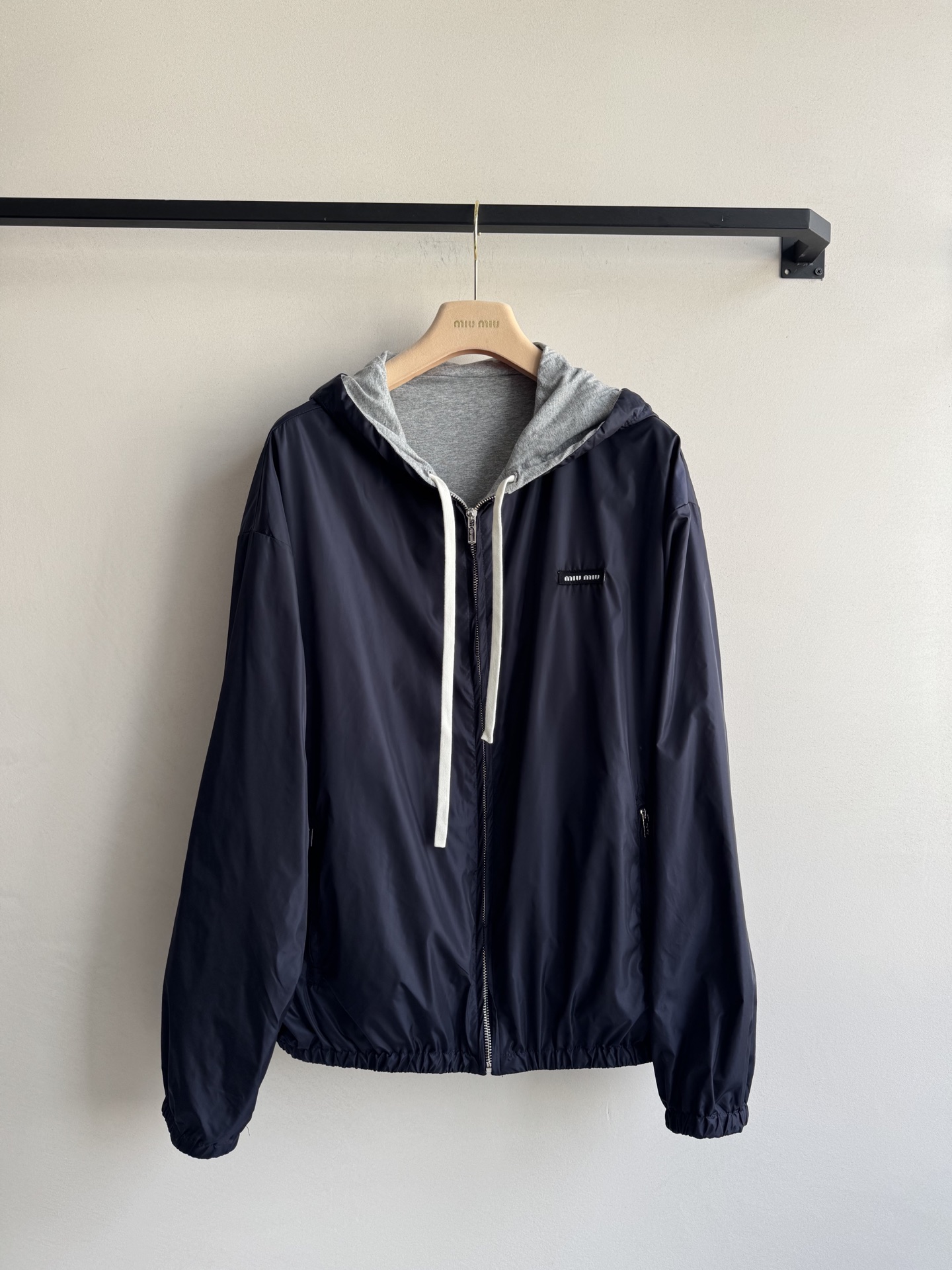 Miumi* 🆕25Fw早秋新款 双面可穿连帽卫衣外套。原版开发！高版出品！100%棉柔软舒适版型偏大，