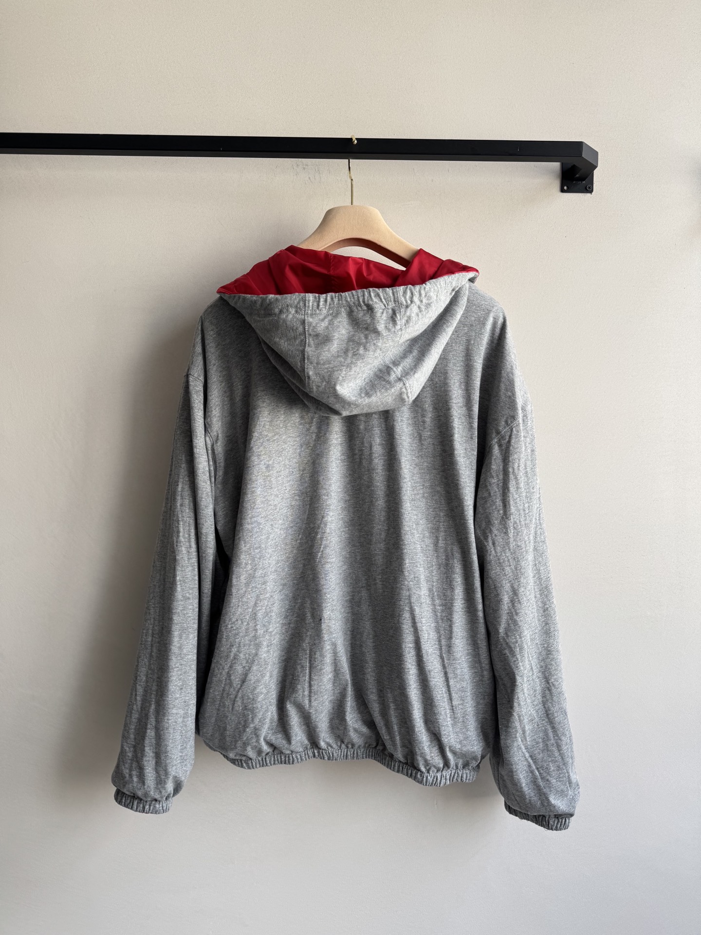 Miumi* 🆕25Fw早秋新款 双面可穿连帽卫衣外套。原版开发！高版出品！100%棉柔软舒适版型偏大，