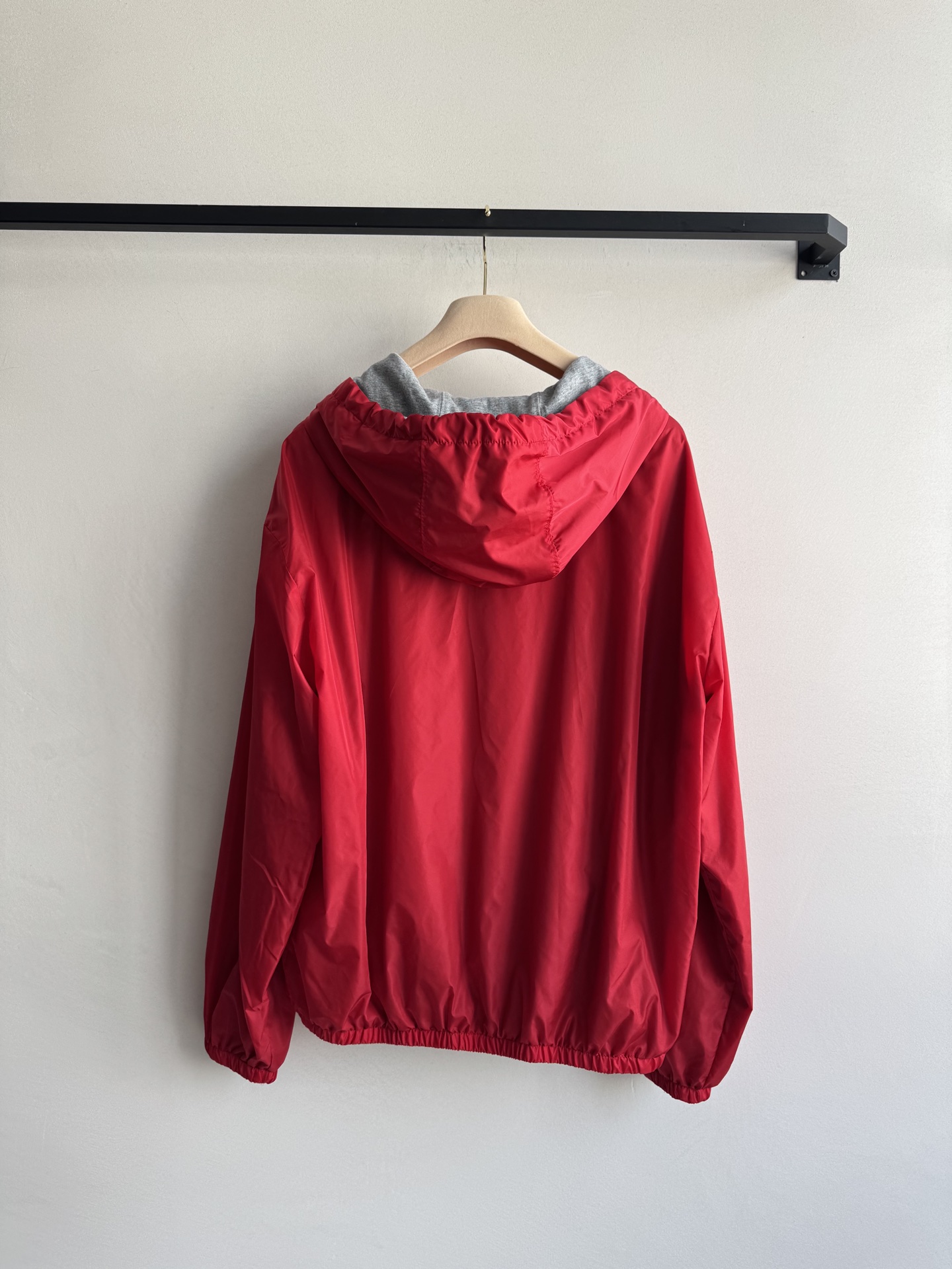 Miumi* 🆕25Fw早秋新款 双面可穿连帽卫衣外套。原版开发！高版出品！100%棉柔软舒适版型偏大，