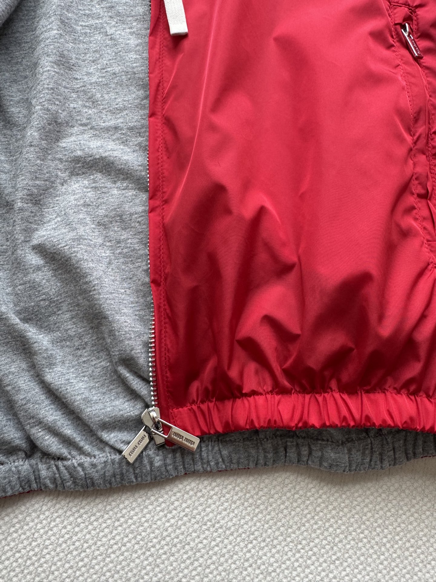 Miumi* 🆕25Fw早秋新款 双面可穿连帽卫衣外套。原版开发！高版出品！100%棉柔软舒适版型偏大，