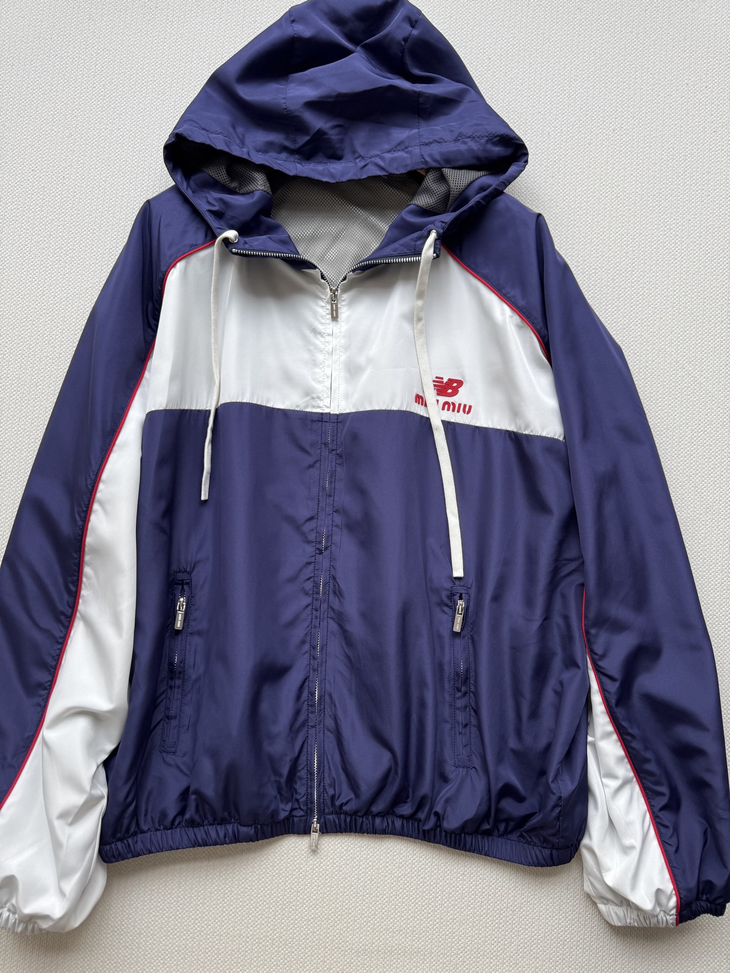 Miu Mi*🆕与 New Balance 25FW早秋联名款网球🎾系列 撞色拼接连帽夹克外套 原版开发