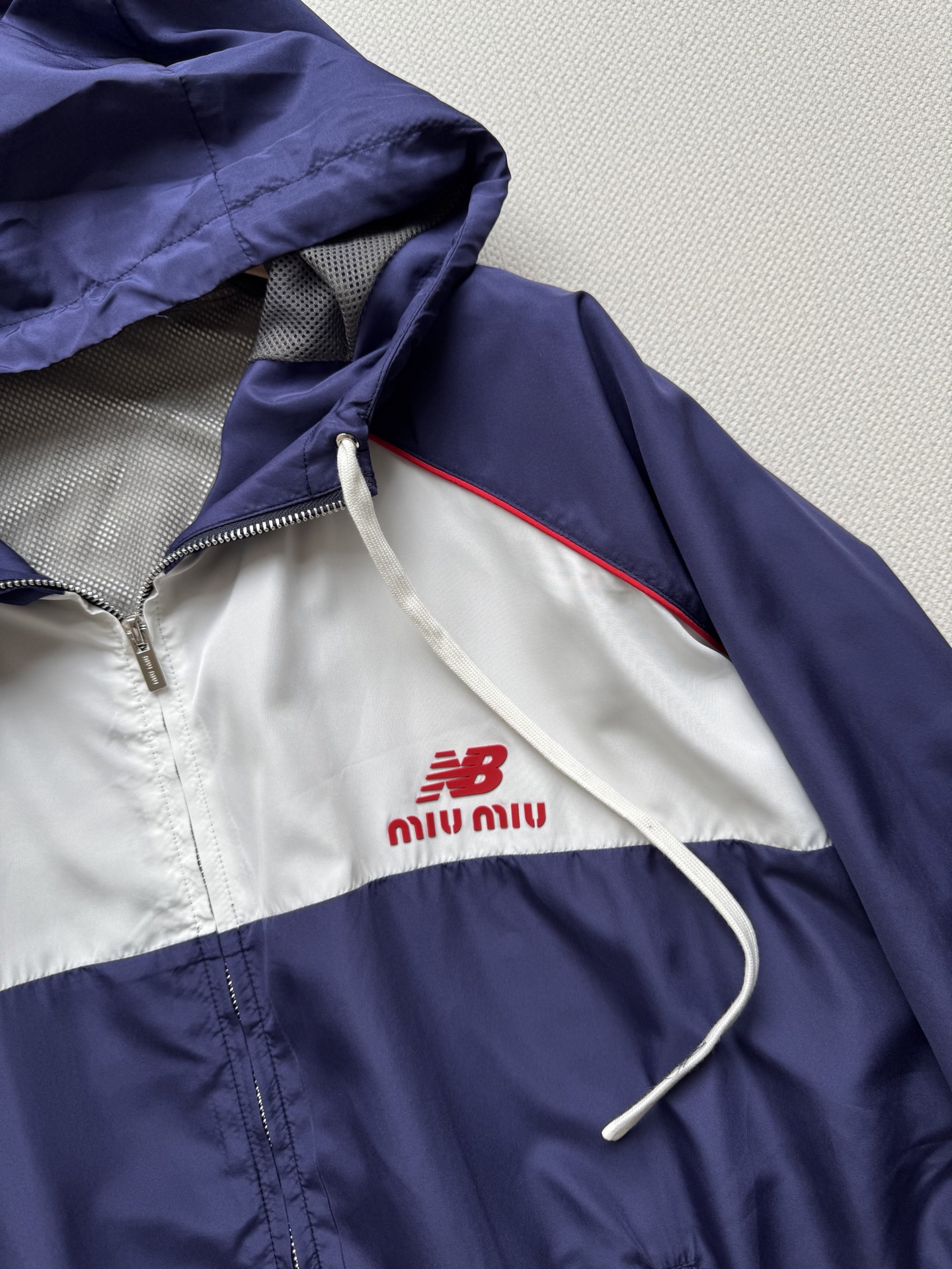 Miu Mi*🆕与 New Balance 25FW早秋联名款网球🎾系列 撞色拼接连帽夹克外套 原版开发