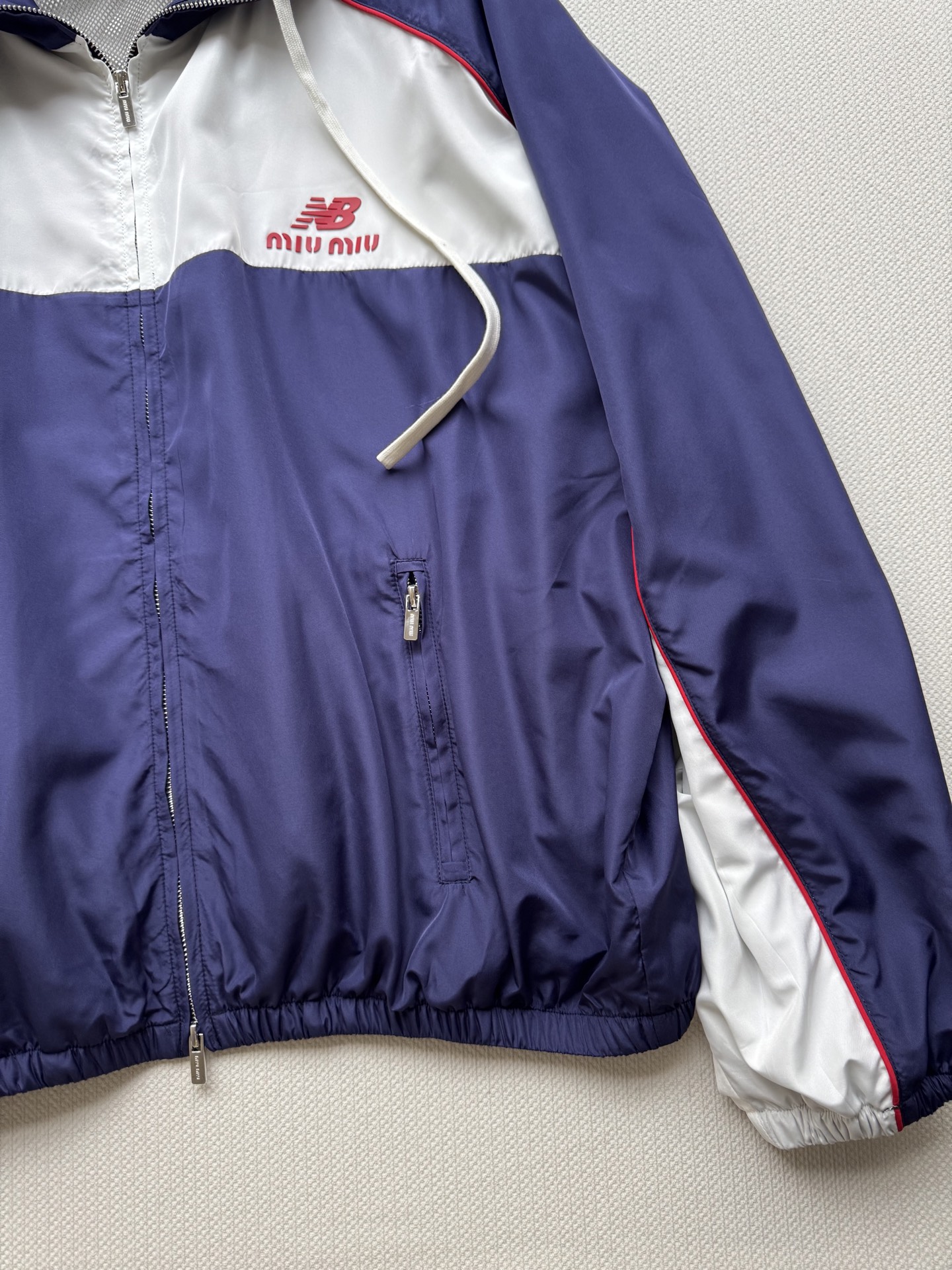 Miu Mi*🆕与 New Balance 25FW早秋联名款网球🎾系列 撞色拼接连帽夹克外套 原版开发