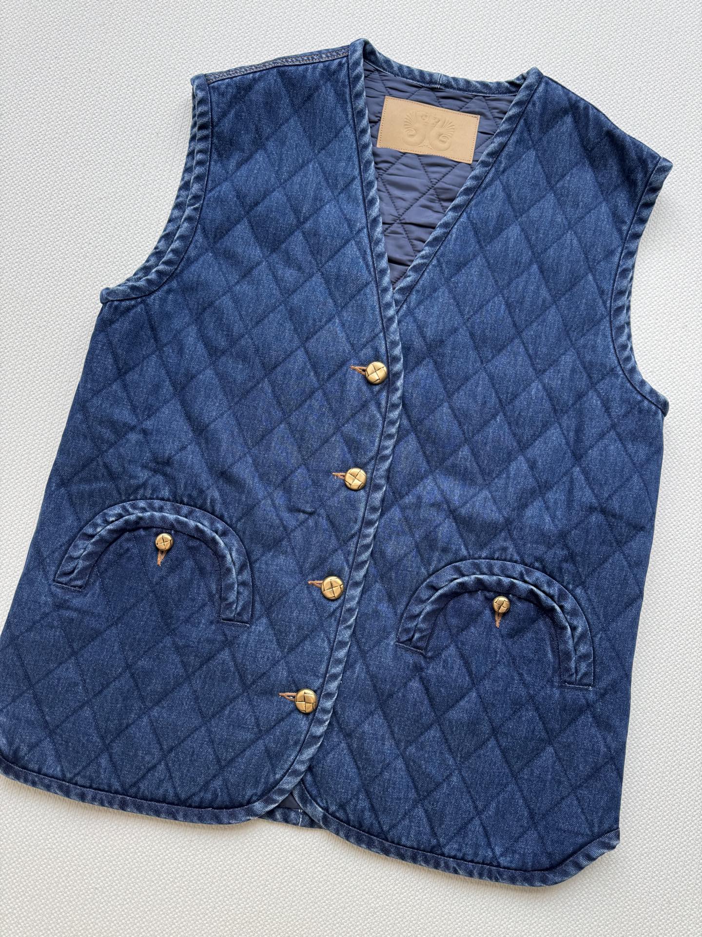 Blaze🆕新款，牛仔棉服马甲，克莱因蓝💙秋冬叠穿的季节来啦～超好看的一款ＳＭＬ.