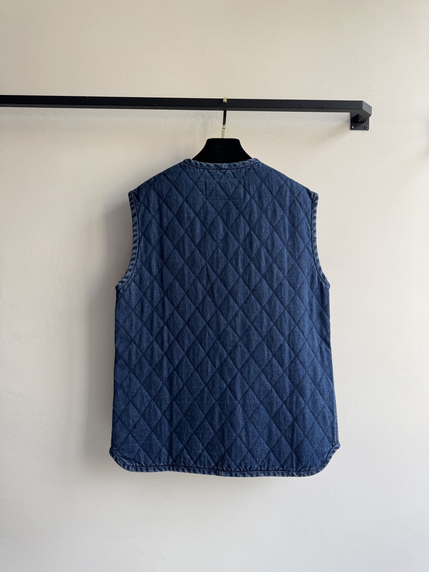 Blaze🆕新款，牛仔棉服马甲，克莱因蓝💙秋冬叠穿的季节来啦～超好看的一款ＳＭＬ.