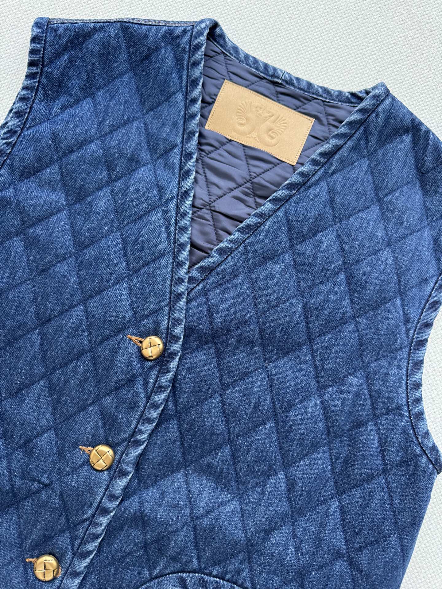 Blaze🆕新款，牛仔棉服马甲，克莱因蓝💙秋冬叠穿的季节来啦～超好看的一款ＳＭＬ.