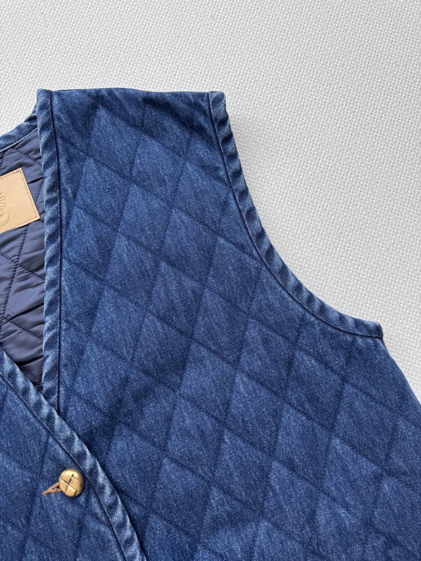 Blaze🆕新款，牛仔棉服马甲，克莱因蓝💙秋冬叠穿的季节来啦～超好看的一款ＳＭＬ.