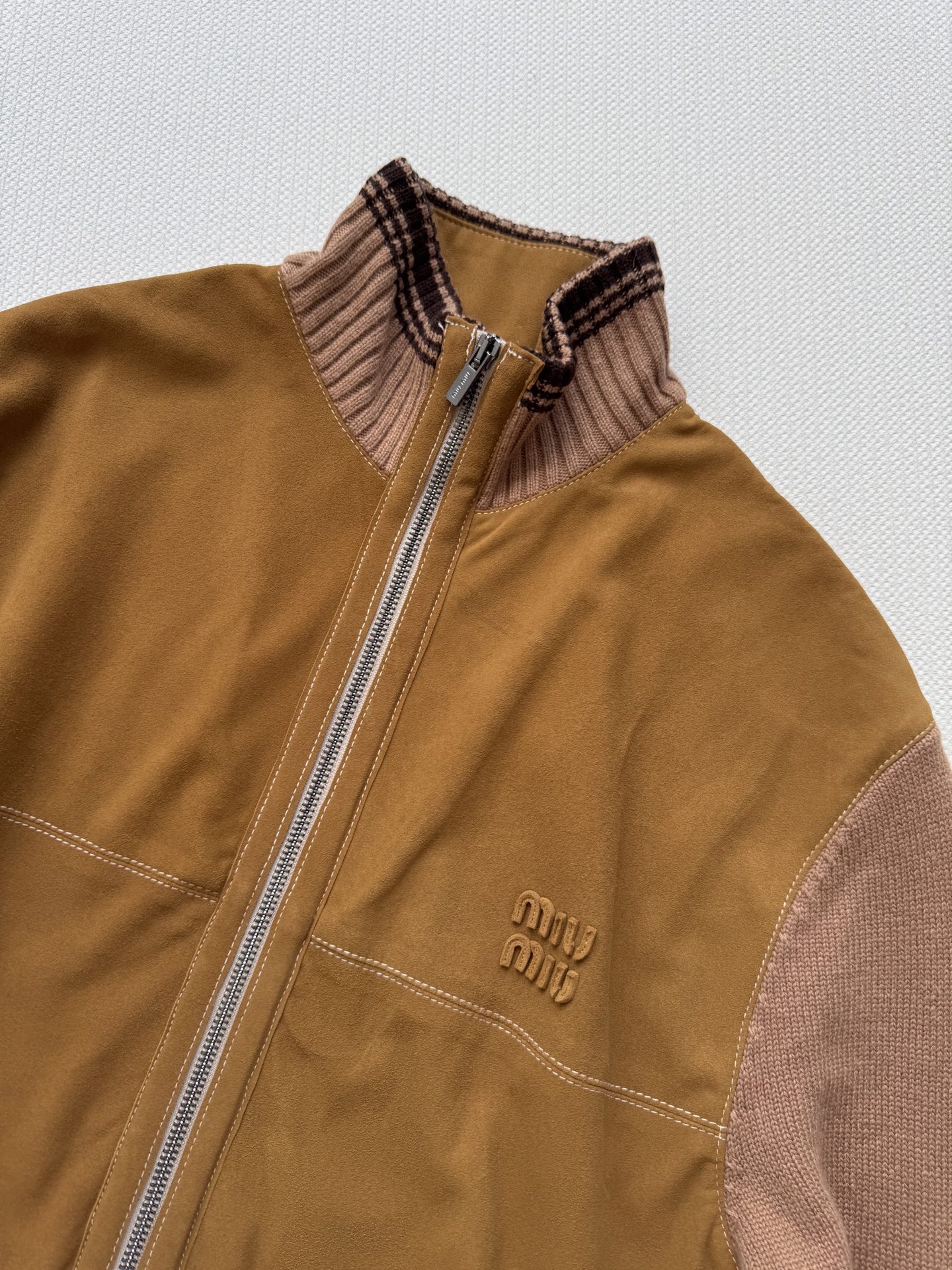 MiuMi*🆕25FW秋冬新款 麂皮拼接针织夹克外套 原版开发 ⚠️高版本出品 这款外套太绝啦！麂皮外套