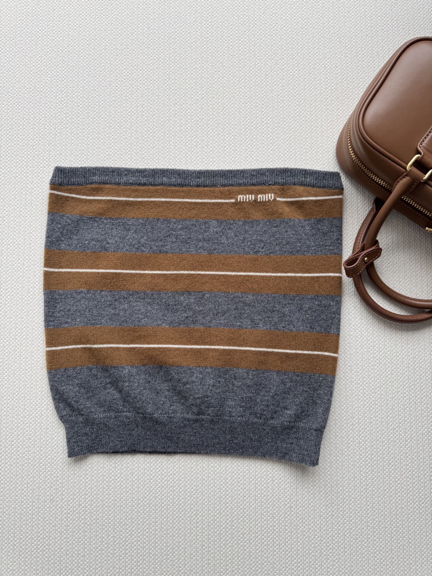 Miumi* 25款 经典微标针织抹胸上衣。原版开发！高版出品！区别市面版本，超显瘦小蛮腰 真的泰酷辣！