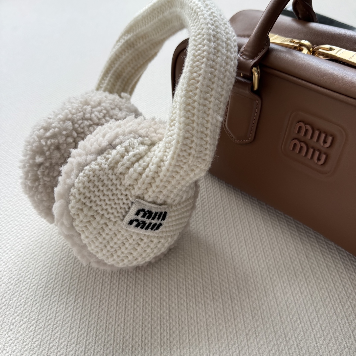 miumi*🆕新款，秋冬保暖单品耳罩，又可以凹造型一举两得🥳🥳🥳