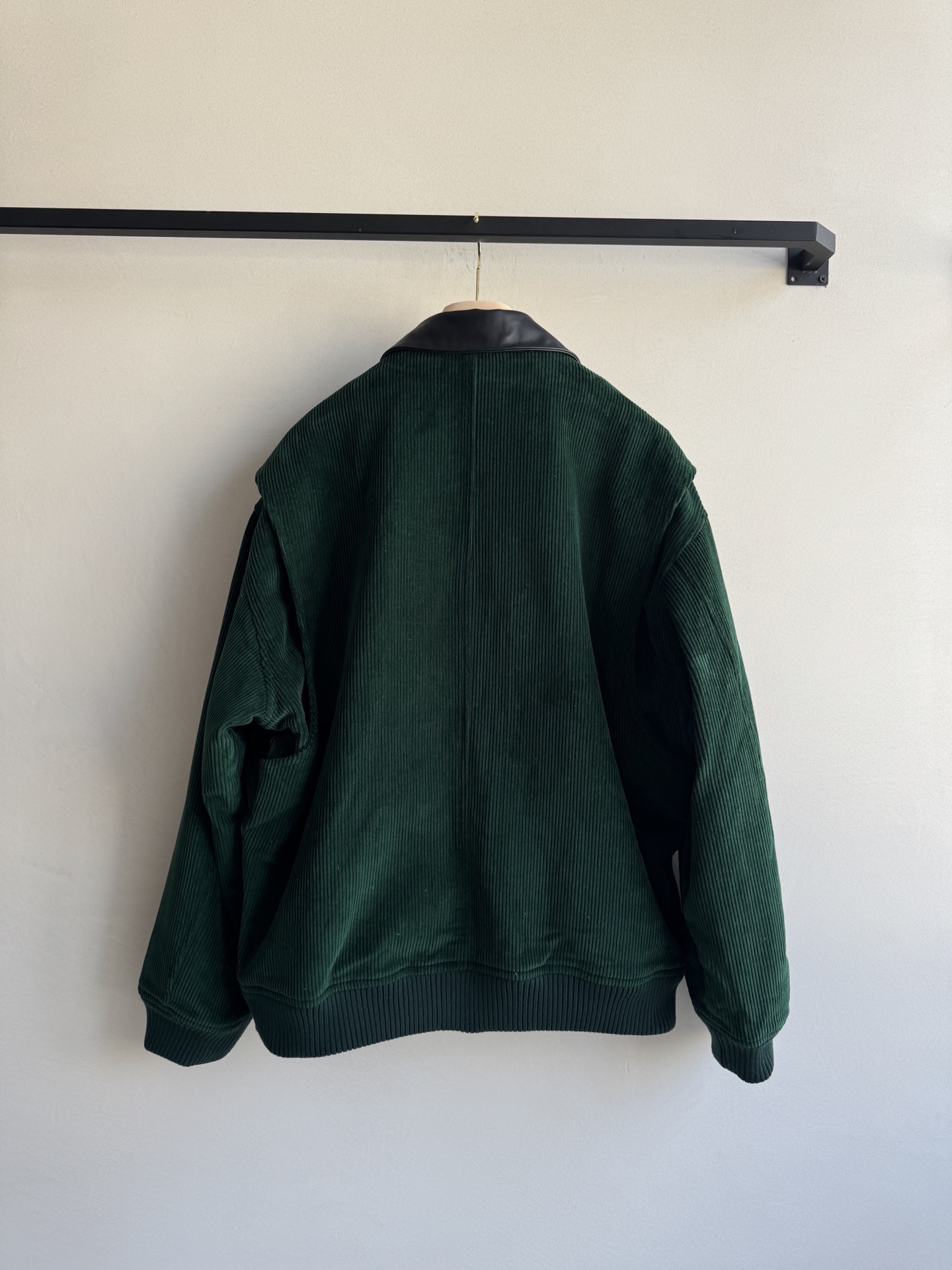 Miumi*🆕 25Fw早秋新款 知性分子学院风灯芯绒夹克外套 原版开发！高版出品！皮领拼接 定染宝石绿