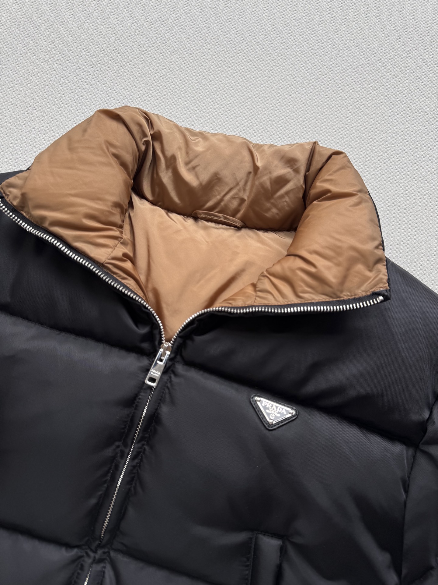 Prad*🆕25FW秋冬新款 立领拉链羽绒服外套丨⚠独家yb开发！高版出品！原版定制科技面料质感超赞 青