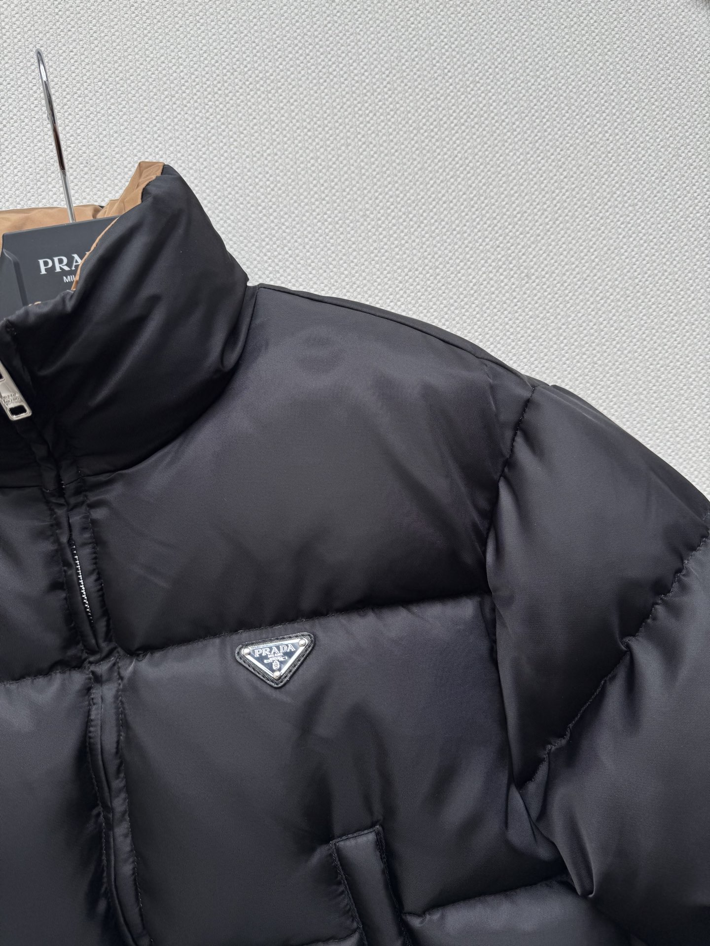 Prad*🆕25FW秋冬新款 立领拉链羽绒服外套丨⚠独家yb开发！高版出品！原版定制科技面料质感超赞 青