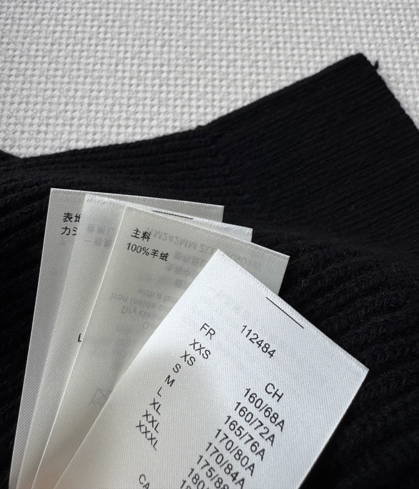 LouisVuitto*🆕新款，羊绒开衫ＳＭＬ.